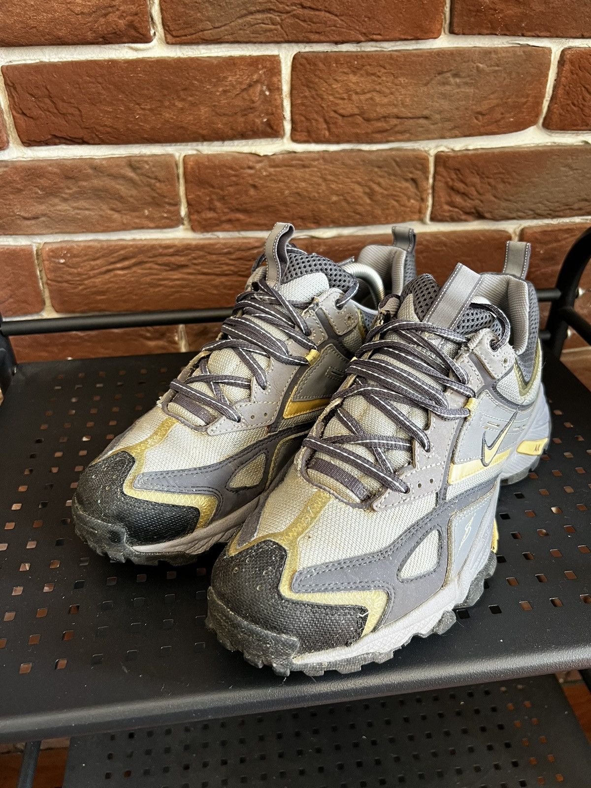 Nike ACG Nike ACG Y2k Vintage 2005 Og Low Sneakers Hype Outdoor Rare Size US 9 / EU 42 - 3 Thumbnail