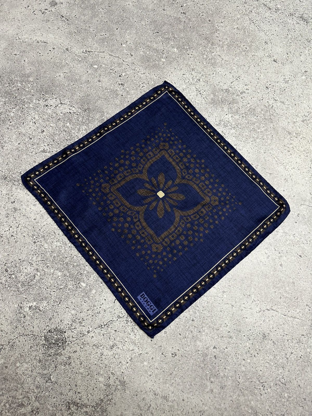 Boggi Boggi Milano Pochette Jacket Pocket Silk Scarf Blue 33 x 33 Size ONE SIZE - 1 Thumbnail