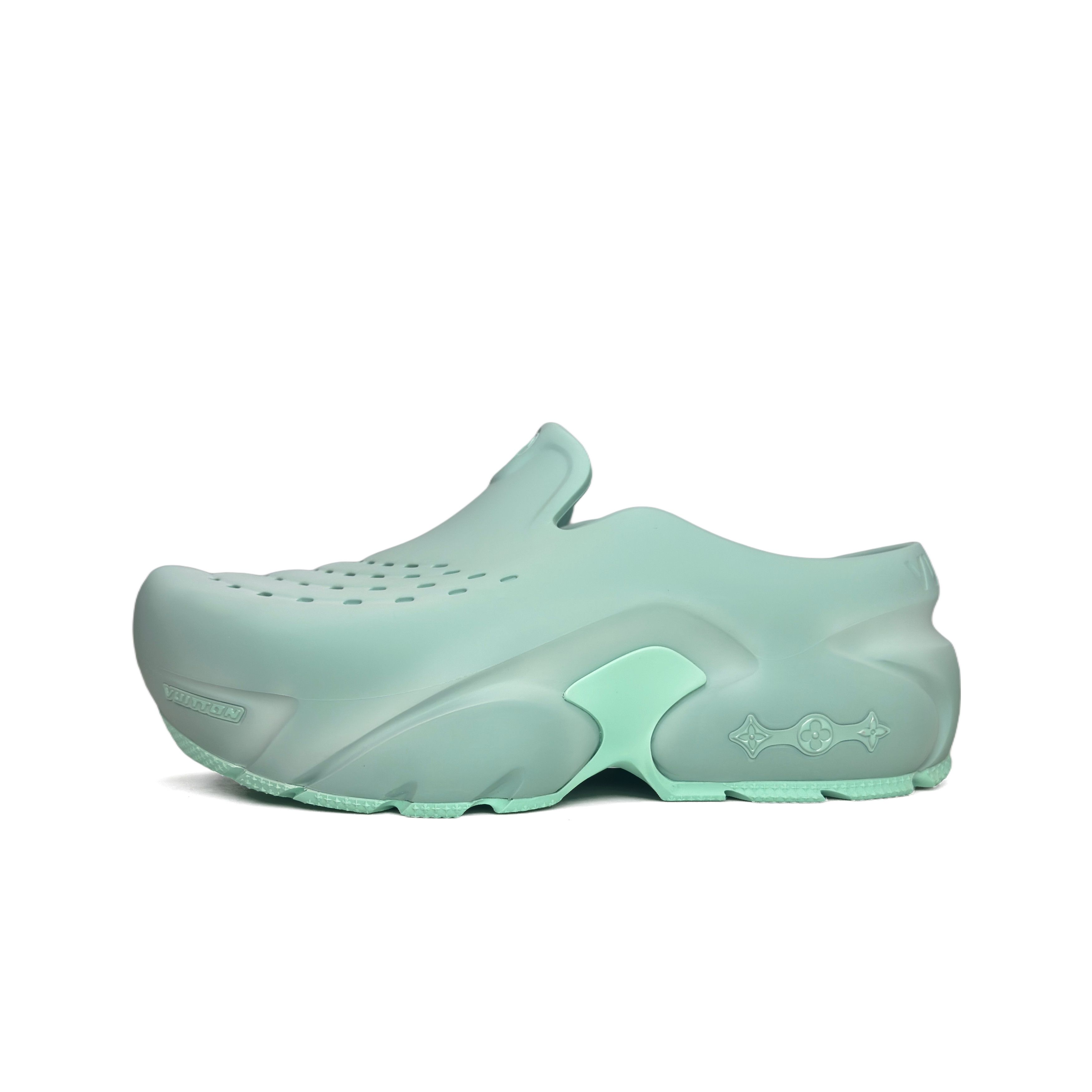 Louis Vuitton Louis Vuitton Shark Clog Green Size 10 Size US 10 / EU 43 - 1 Thumbnail