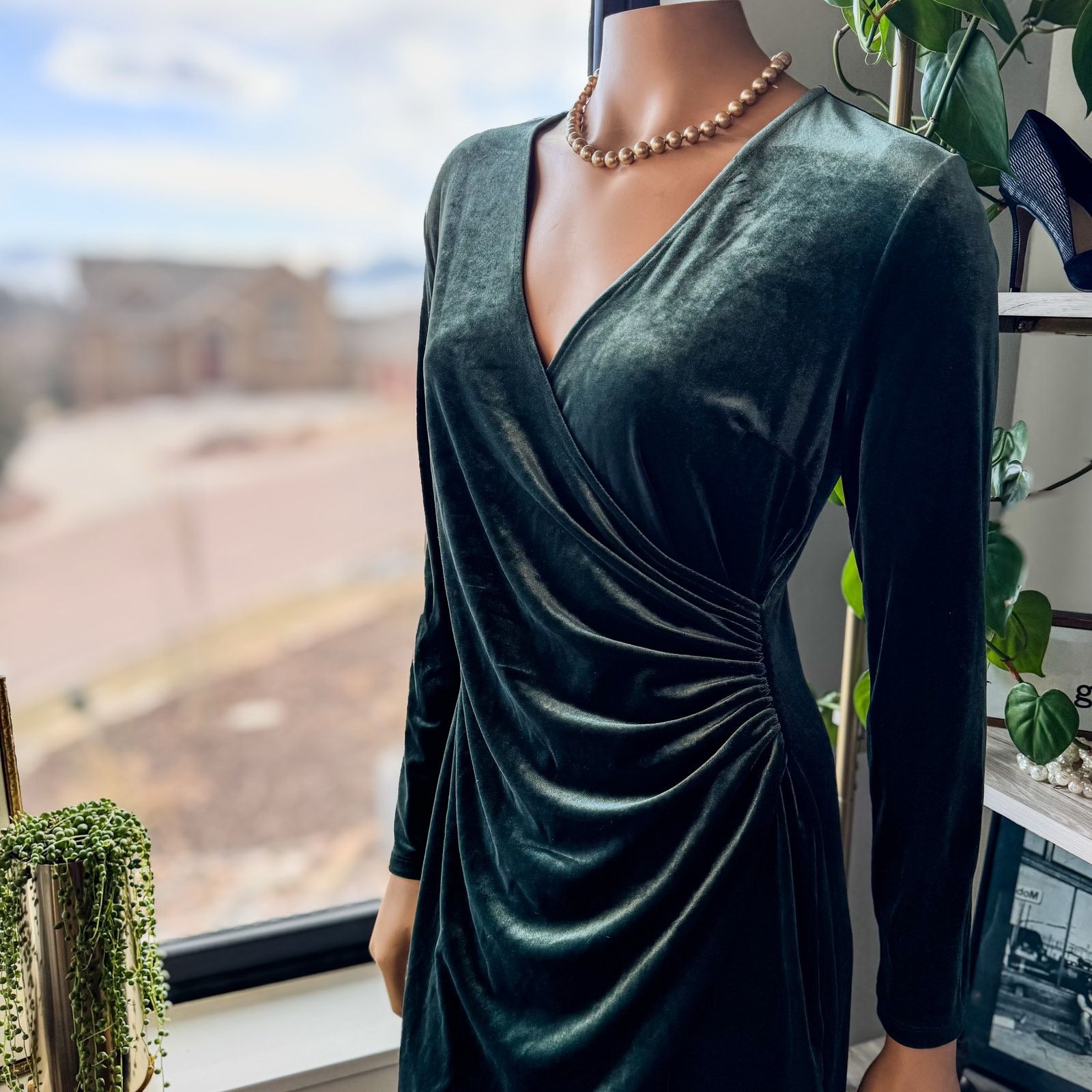 Banana Republic Banana Republic, Velvet Dress w/ High/Low Hem, Size: Small Size S / US 4 / IT 40 - 6 Thumbnail