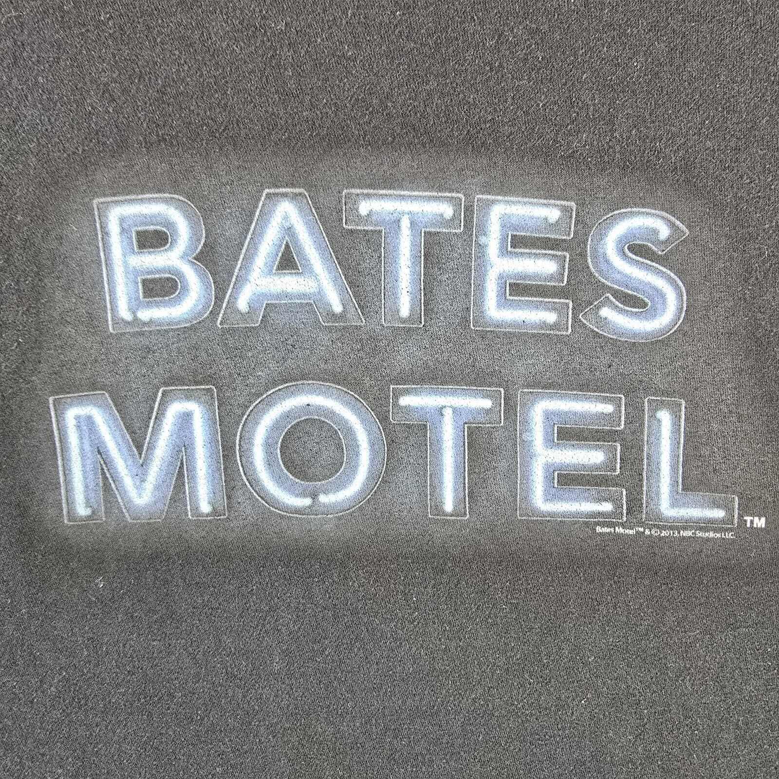Tultex Bates Motel NBC TV Show 2013 Mens T-Shirt Medium Psycho Size US M / EU 48-50 / 2 - 4 Thumbnail