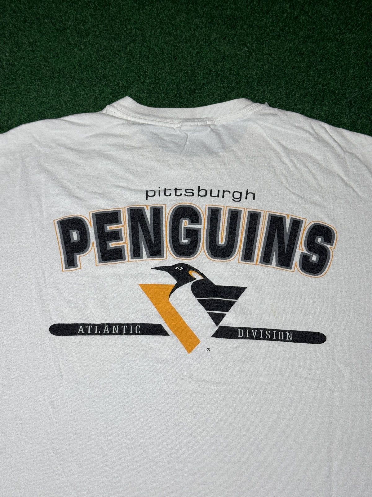 Vintage Vintage Pittsburgh Penguins Y2K Retro NHL Hockey XL T Shirt Size US XL / EU 56 / 4 - 2 Thumbnail