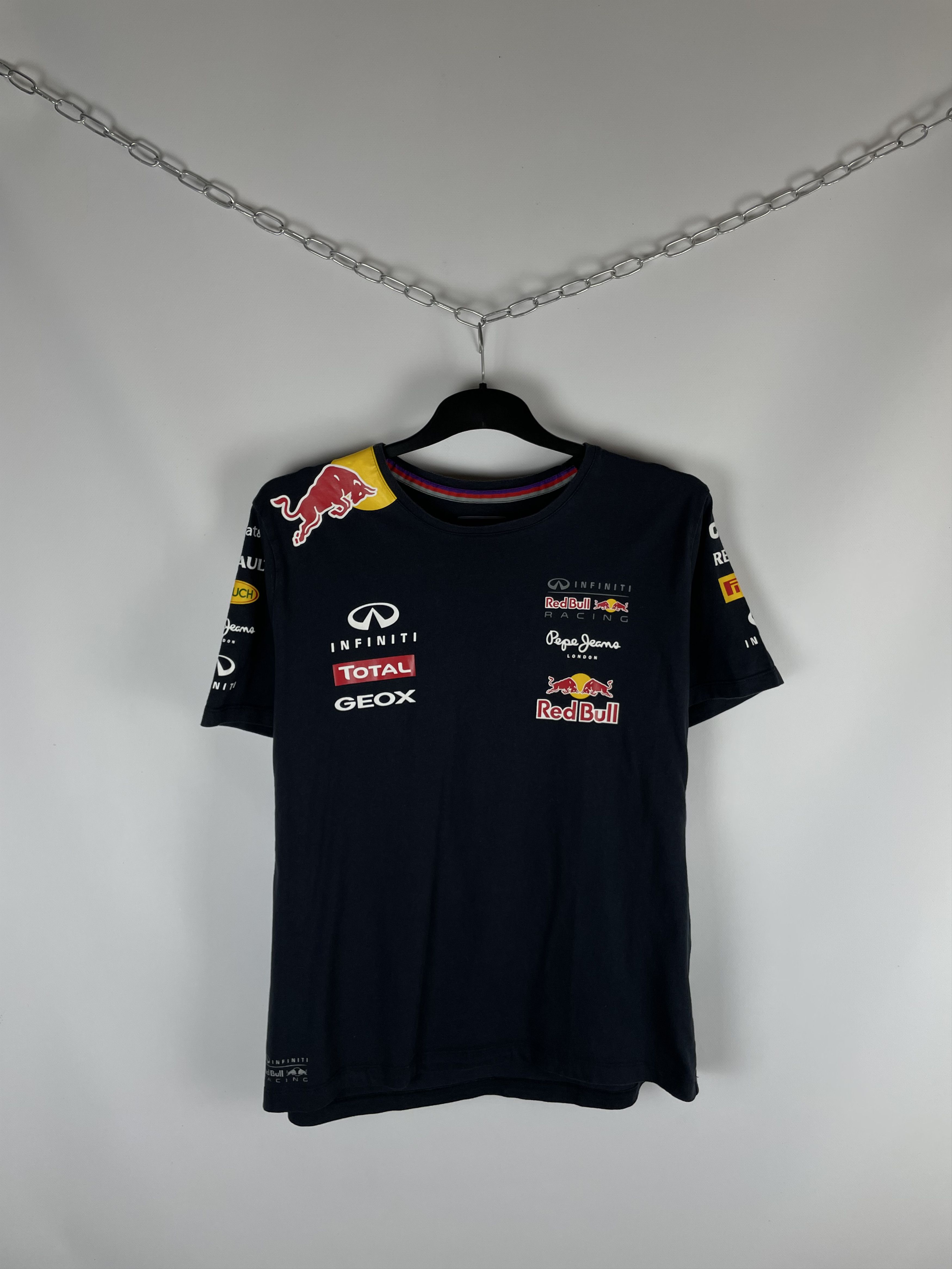 RED BULL Infiniti チーム ４年ワールドチャンピオン Tシャツ 952405fb978f4157c62878ba5912ca
