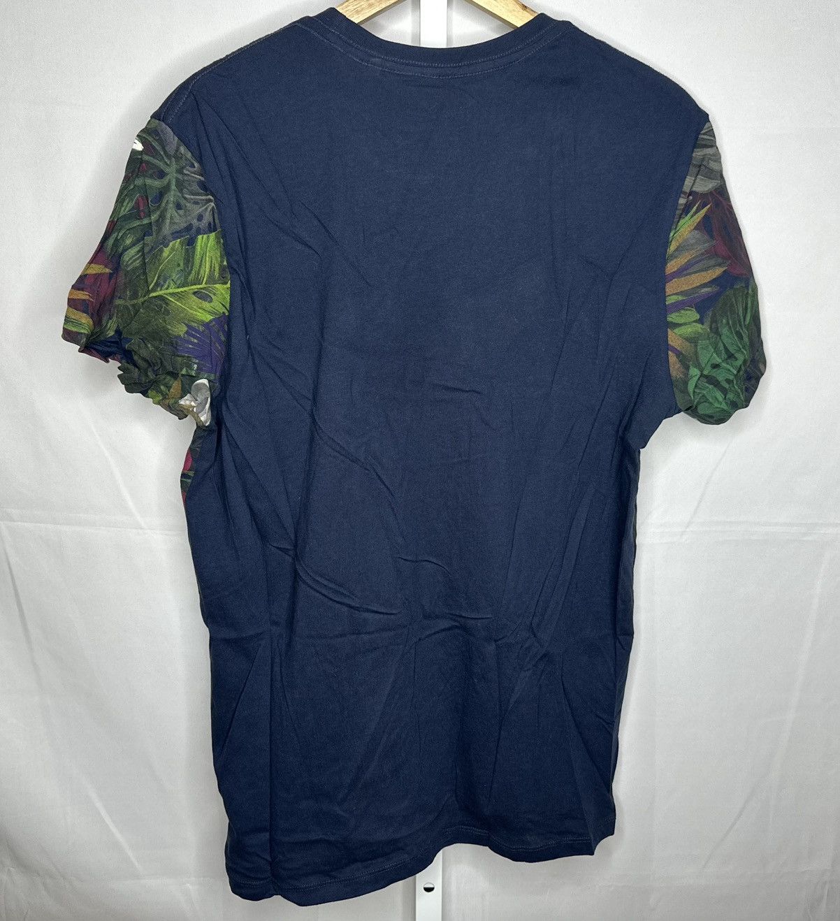 Guess Mens t-shirt Size US M / EU 48-50 / 2 - 2 Thumbnail