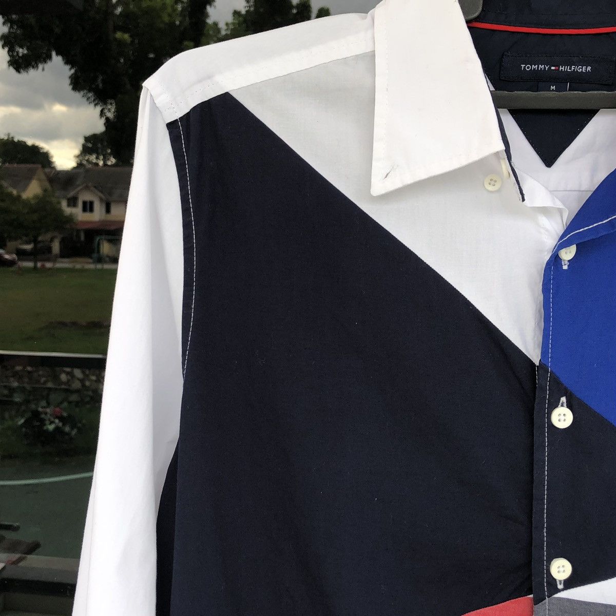 Tommy Hilfiger Tommy Hilfiger Men’s Colorblocked Stripe Long Sleeve Shirt Size US M / EU 48-50 / 2 - 6 Thumbnail