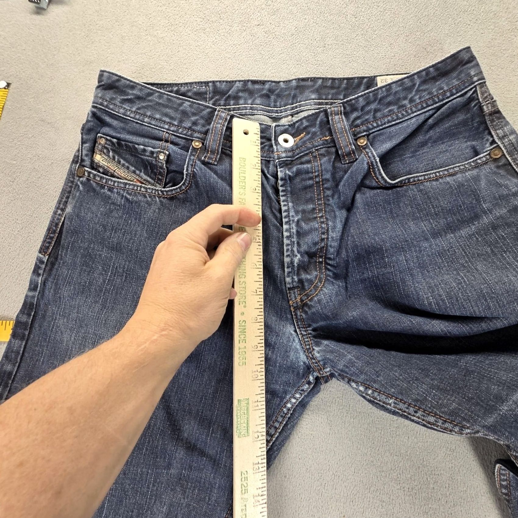 Diesel Diesel Jeans Mens 31x32 Blue Larkee Relaxed Straight Button Fly Denim 0088Z Size US 31 - 7 Thumbnail