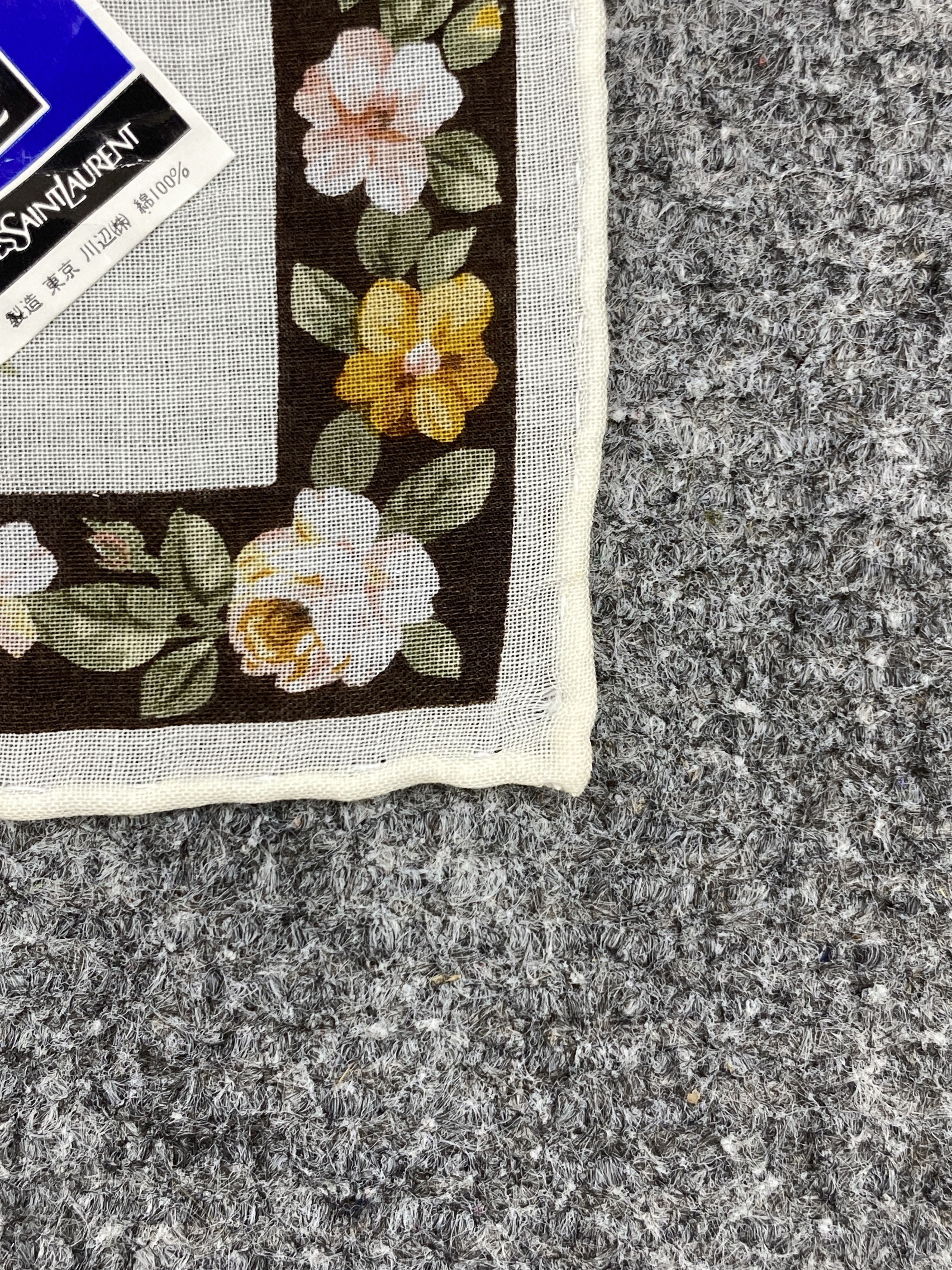 Vintage Yves Saint Laurent Handkerchief / Neckerchief HKC0228 Size ONE SIZE - 6 Thumbnail