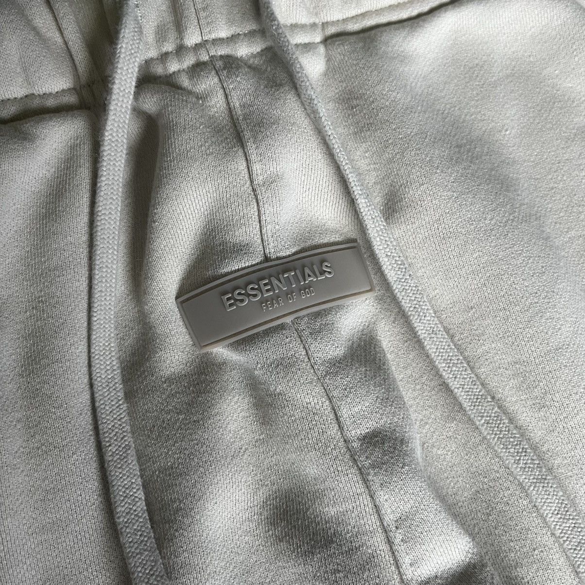 Essentials Fear of God FOG Essentials Light Bone Sweatpants Size Medium Size US 34 / EU 50 - 8 Thumbnail