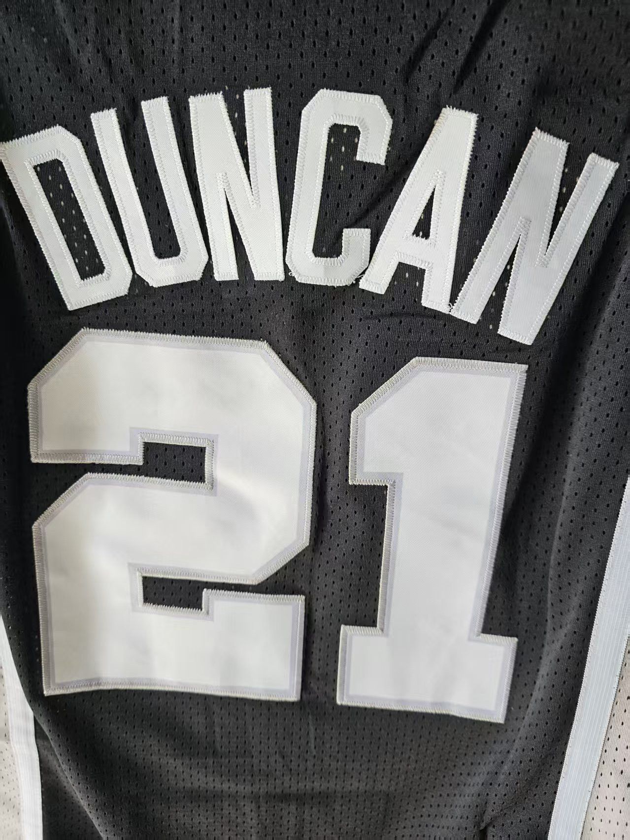 NBA San Antonio Spurs 21 Tim Duncan Jersey Stitched Size US M / EU 48-50 / 2 - 5 Thumbnail