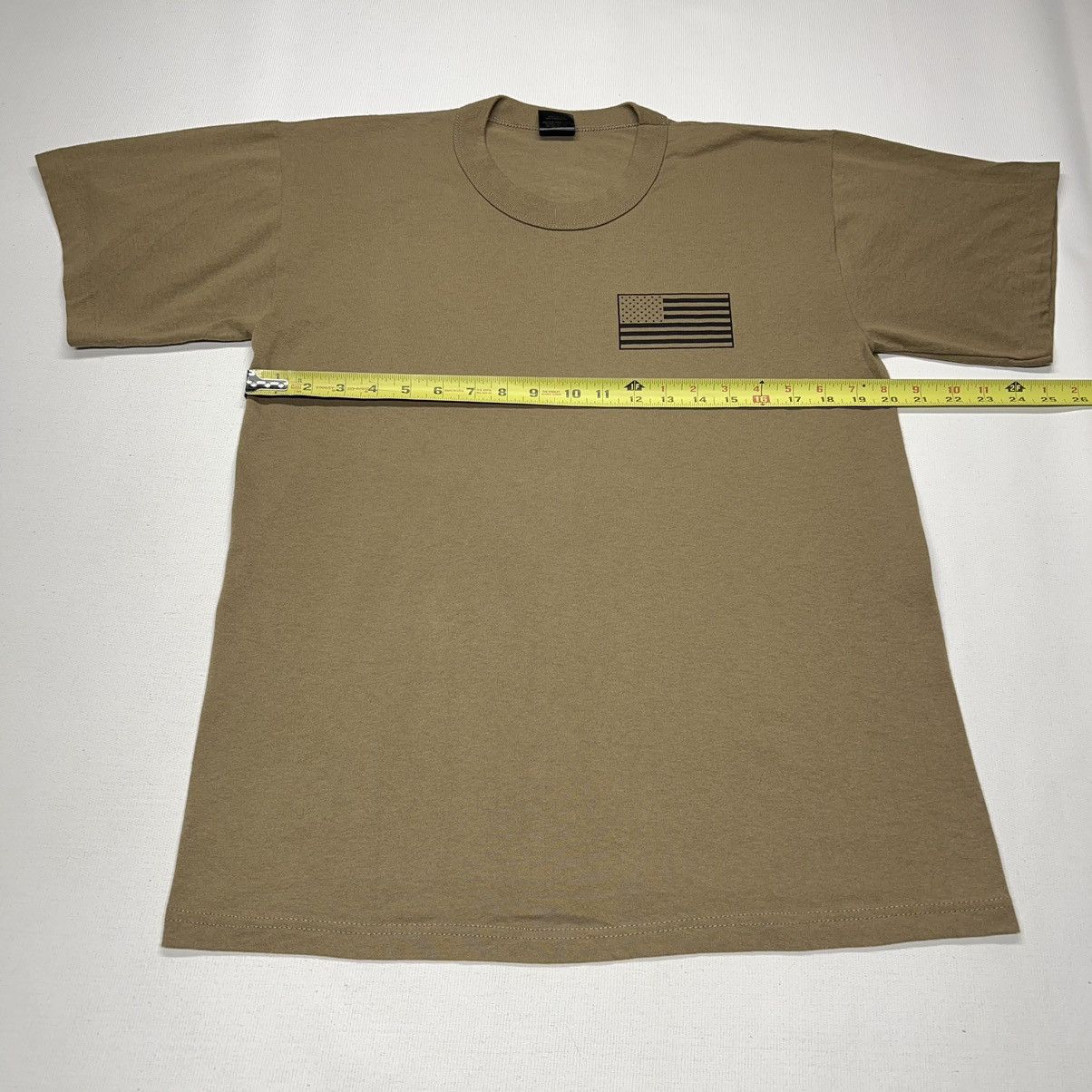 Vintage Surplus Tee Shirt Brown Military Gear Gun Flag Single Stitch Size US L / EU 52-54 / 3 - 15 Thumbnail