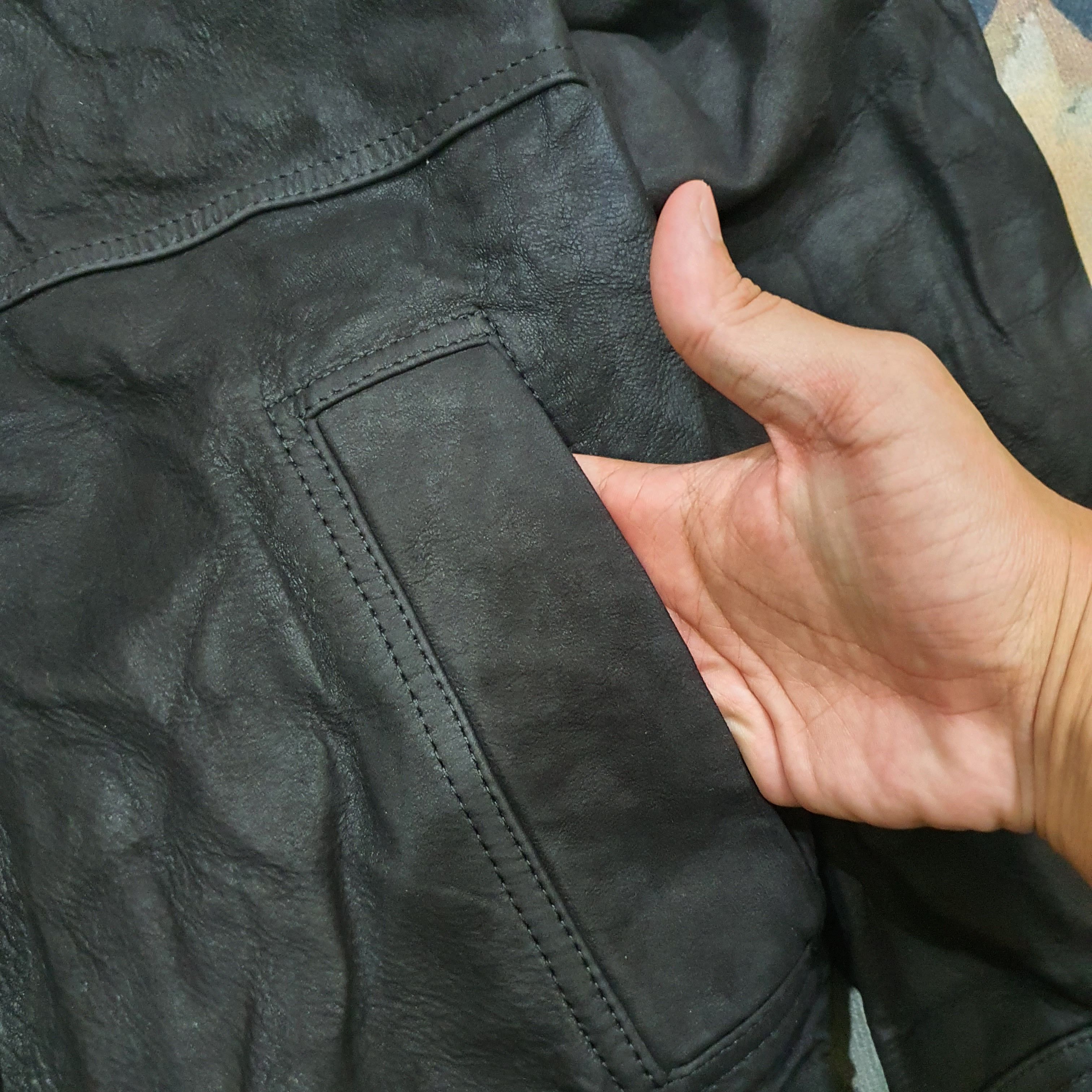 Rainbow Country vintage leather bomber jacket with white shearling Ìxi:z Size US M / EU 48-50 / 2 - 6 Thumbnail