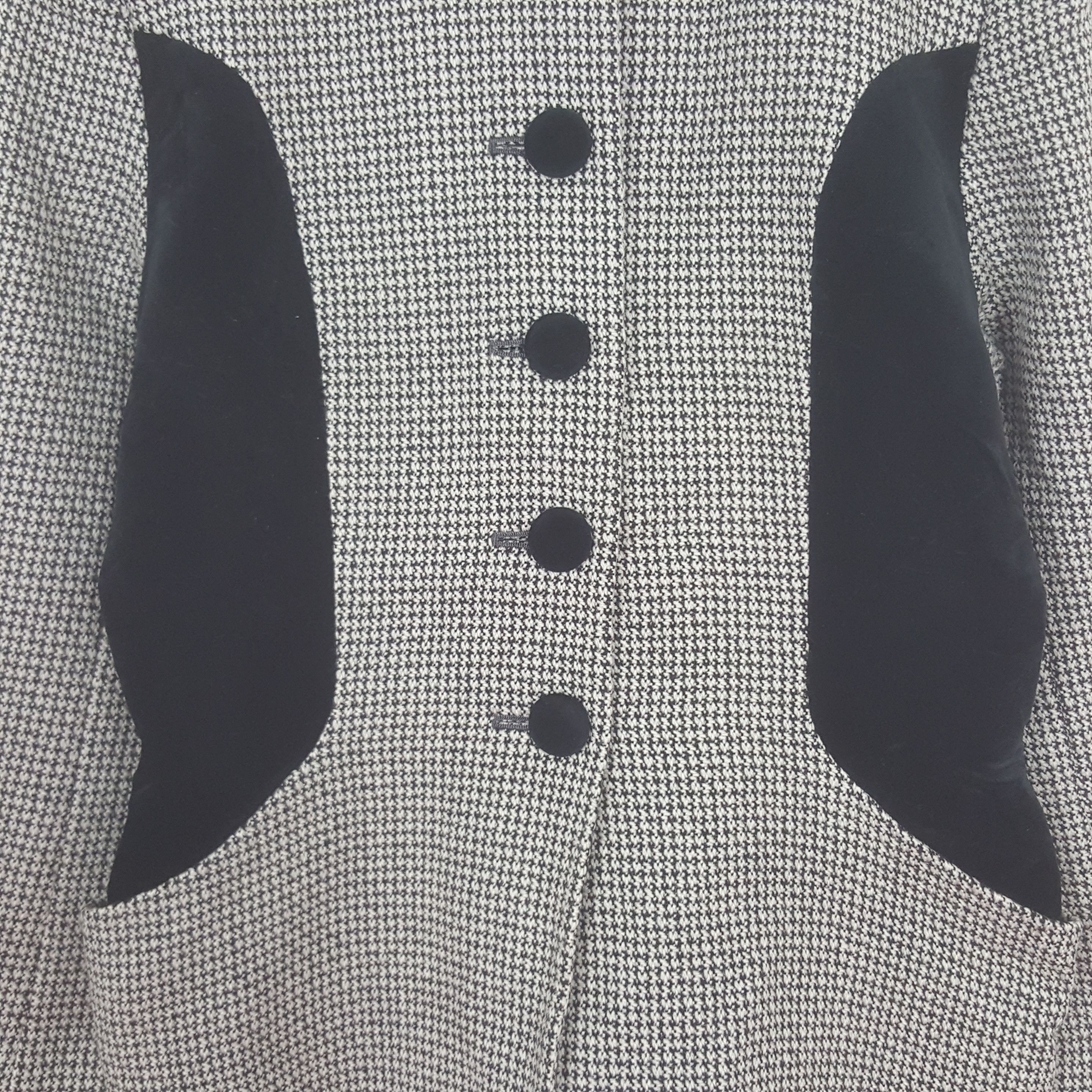 Yves Saint Laurent Vintage Yves Saint Laurent Women Tweed Jacket Size M / US 6-8 / IT 42-44 - 2 Thumbnail
