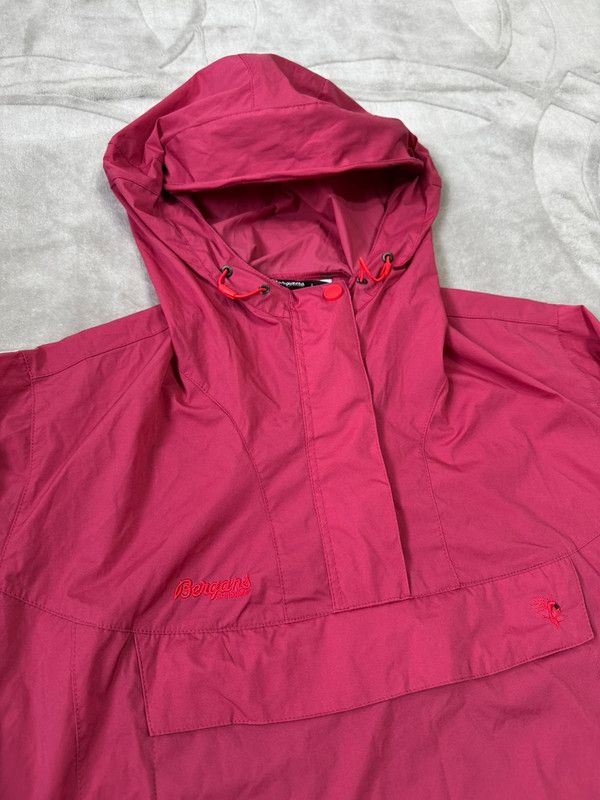 Bergans of Norway Bergans Cecilie Microlight Anorak 3943 size L like new Size L / US 10 / IT 46 - 3 Thumbnail