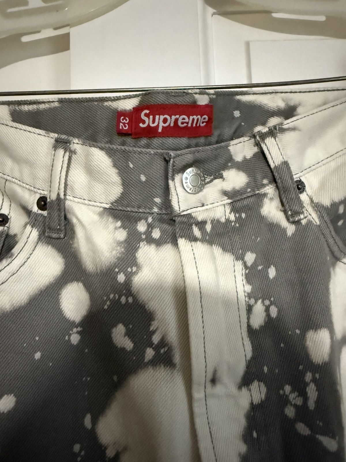 Supreme Supreme New York Grey Acid Wash Jeans Size US 32 / EU 48 - 3 Thumbnail