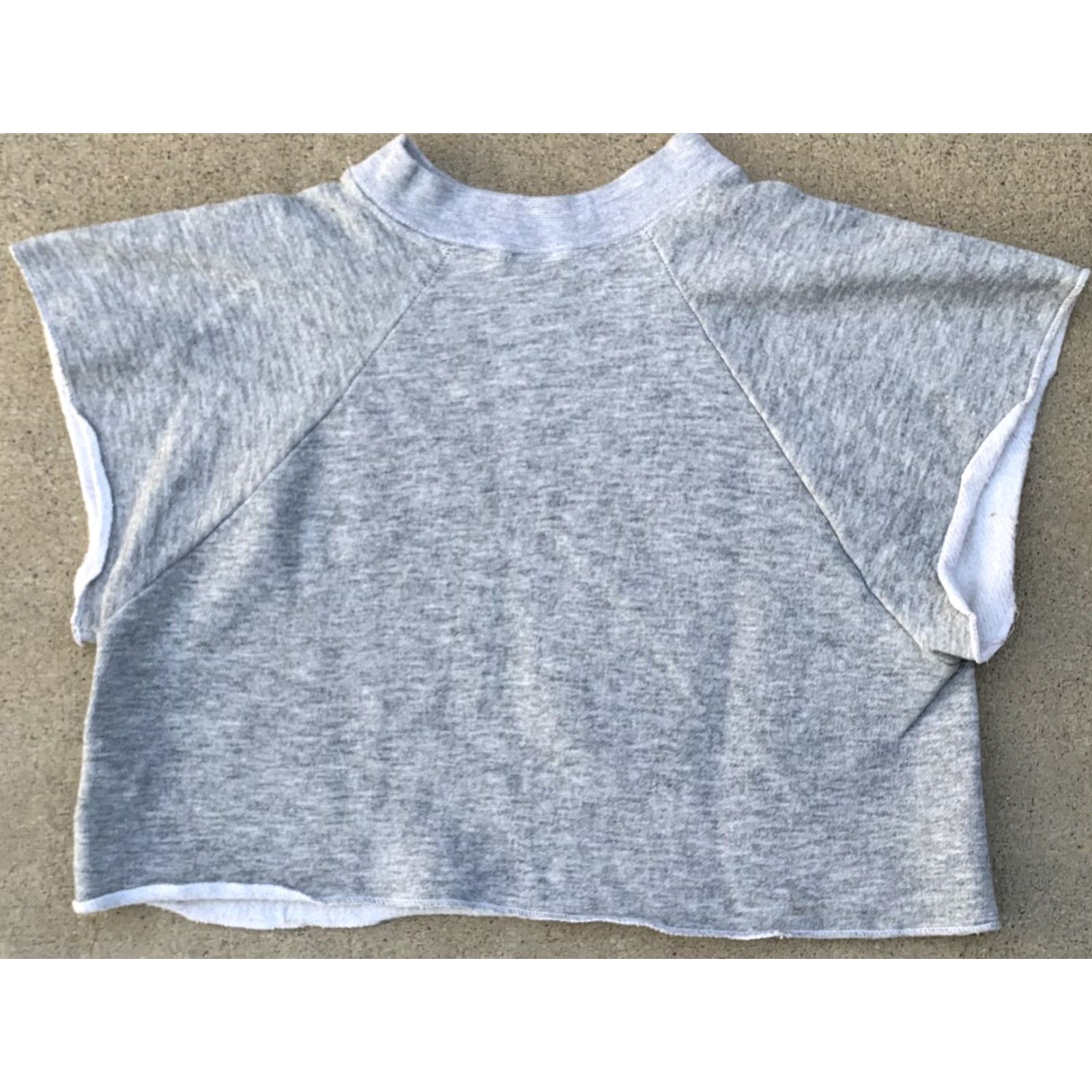 Velva Sheen VINTAGE Velva Sheen Fresno cropped graphic muscle sweatshirt raglan M Adult unisex Gray Graphic Print 80s 70s Fresno Size US M / EU 48-50 / 2 - 4 Thumbnail
