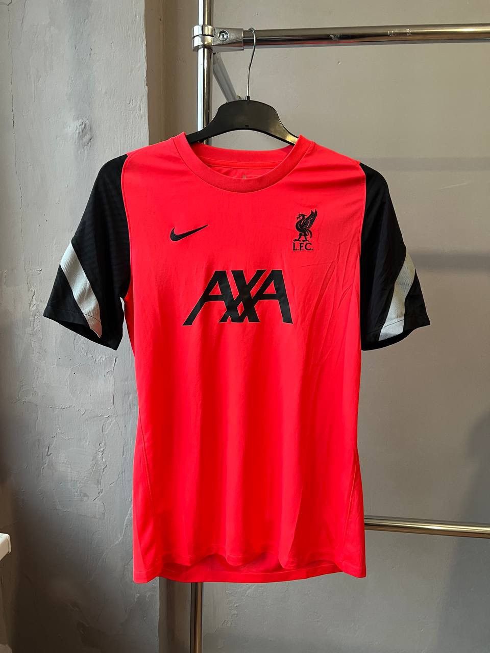 Nike 2020/21 LIVERPOOL TRAINING SOCCER JERSEY FOOTBALL SHIRT SZ M Size US M / EU 48-50 / 2 - 5 Thumbnail