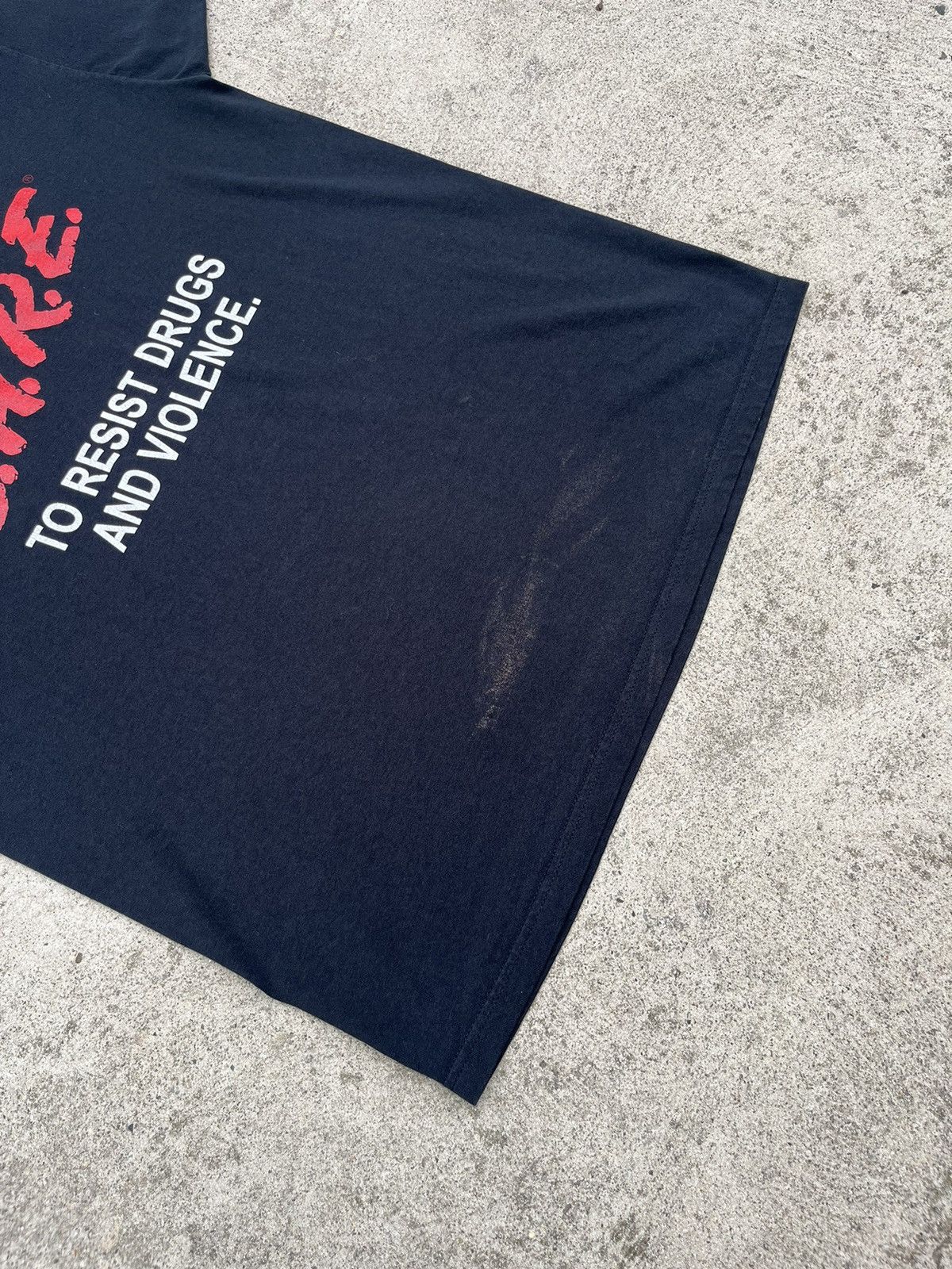 Vintage Vintage 90’s D.A.R.E. “To Resist Drugs and Violence” T-Shirt Size US L / EU 52-54 / 3 - 7 Thumbnail