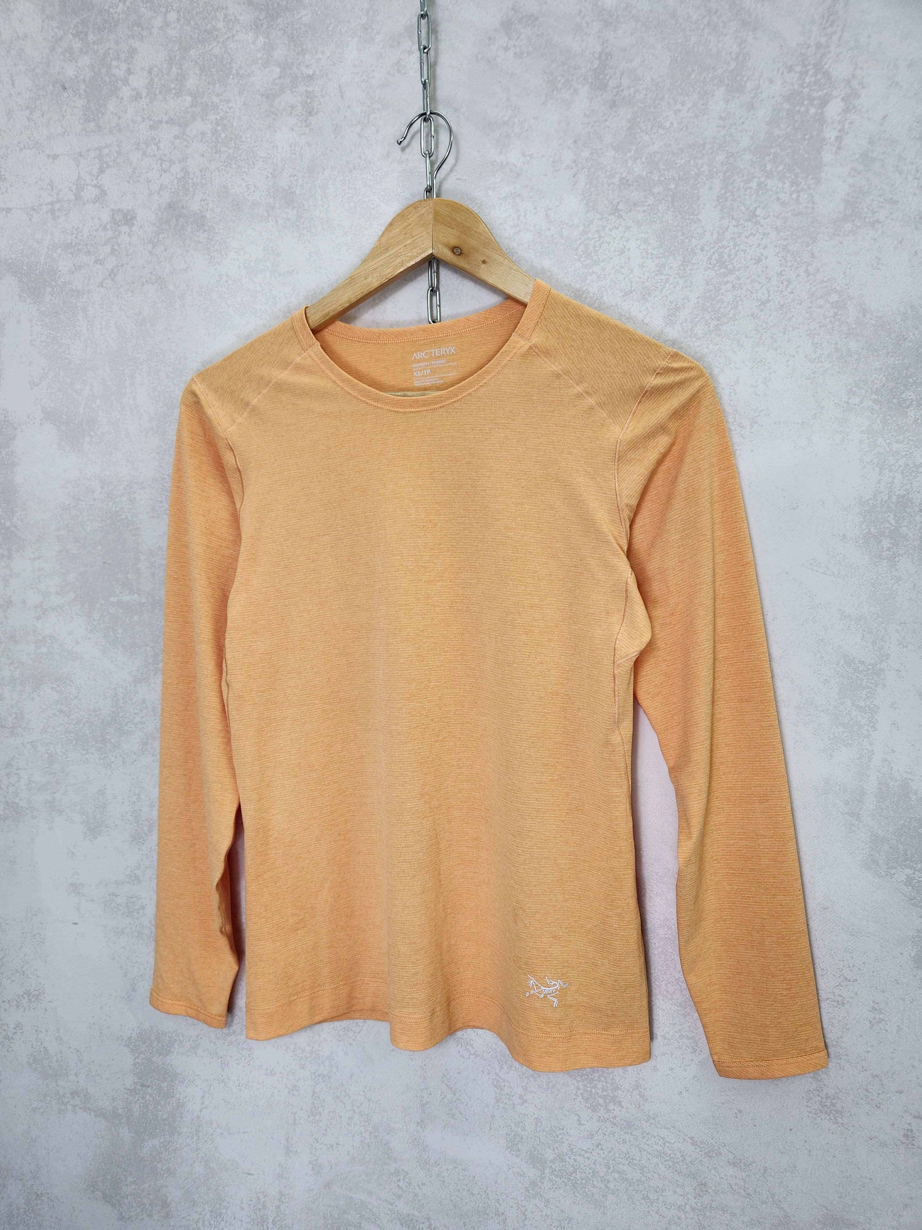 Arc'teryx Arcteryx light long sleeve Size XS / US 0-2 / IT 36-38 - 2 Thumbnail