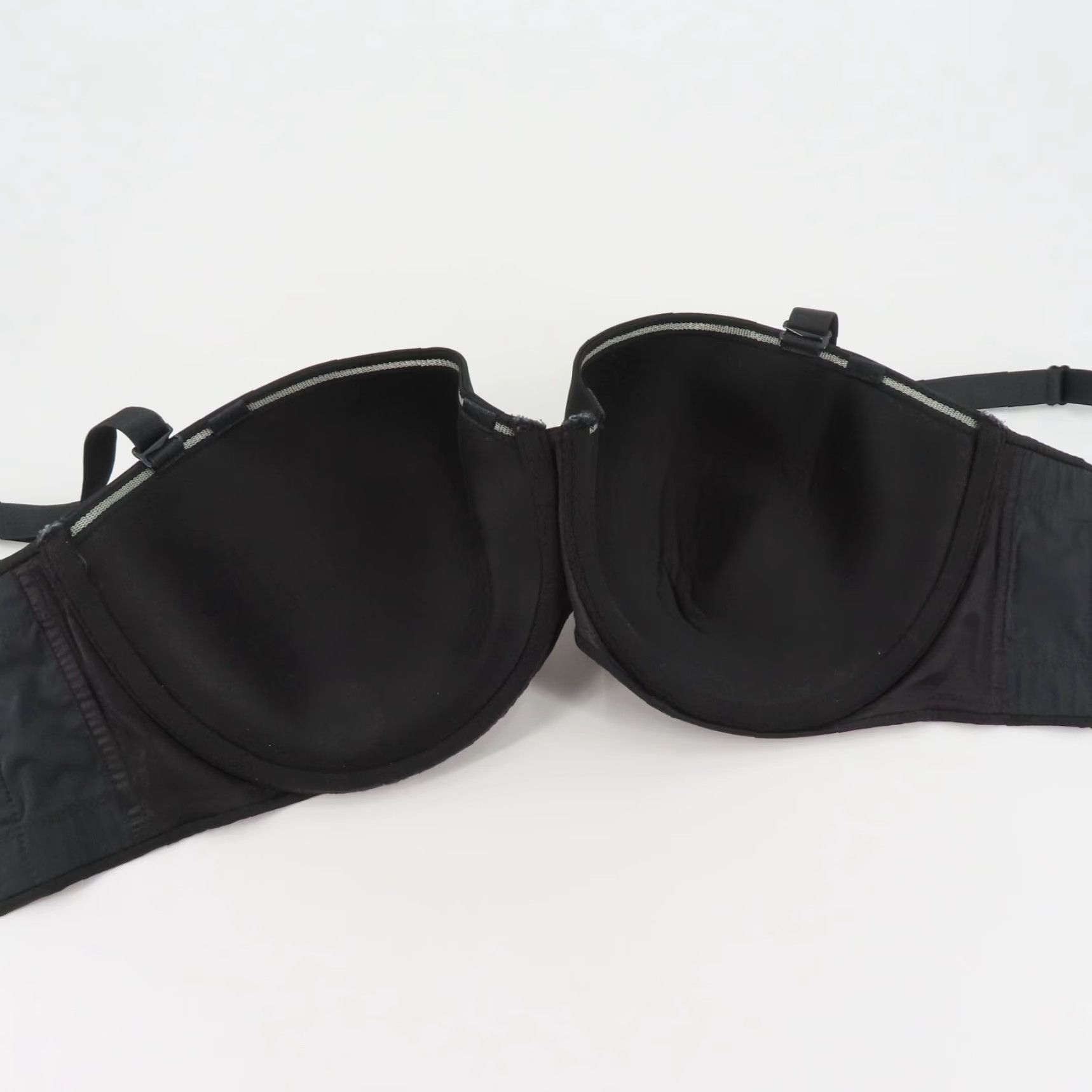 Vintage **Cacique 42DD Underwire Bra Solid Black Strapless** User: Cacique 42DD Underwire Bra Solid Black Strapless Size ONE SIZE - 7 Thumbnail