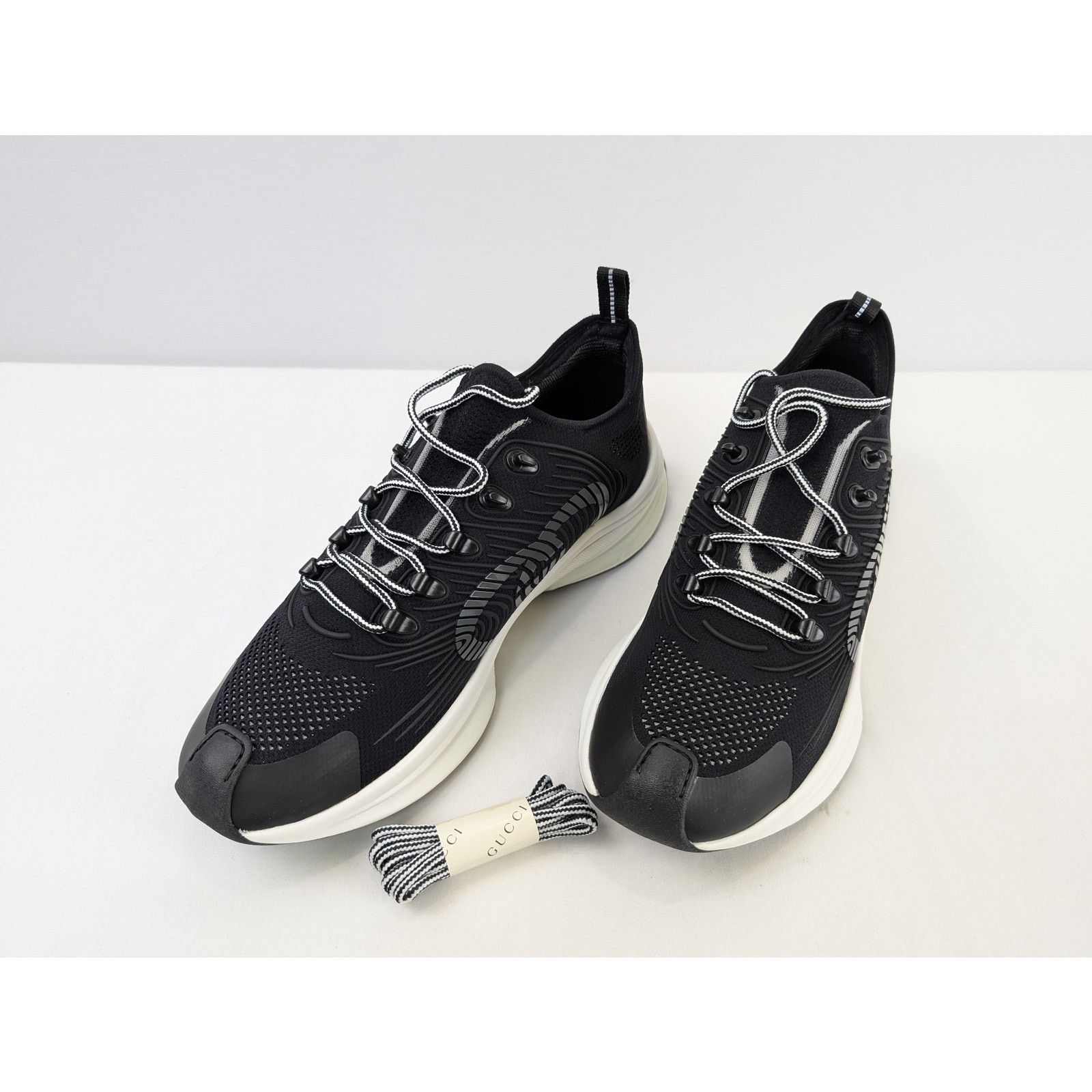 Gucci o1rshd1 Men's Run Sneakers in Black/White Size US 13 / EU 46 - 8 Thumbnail