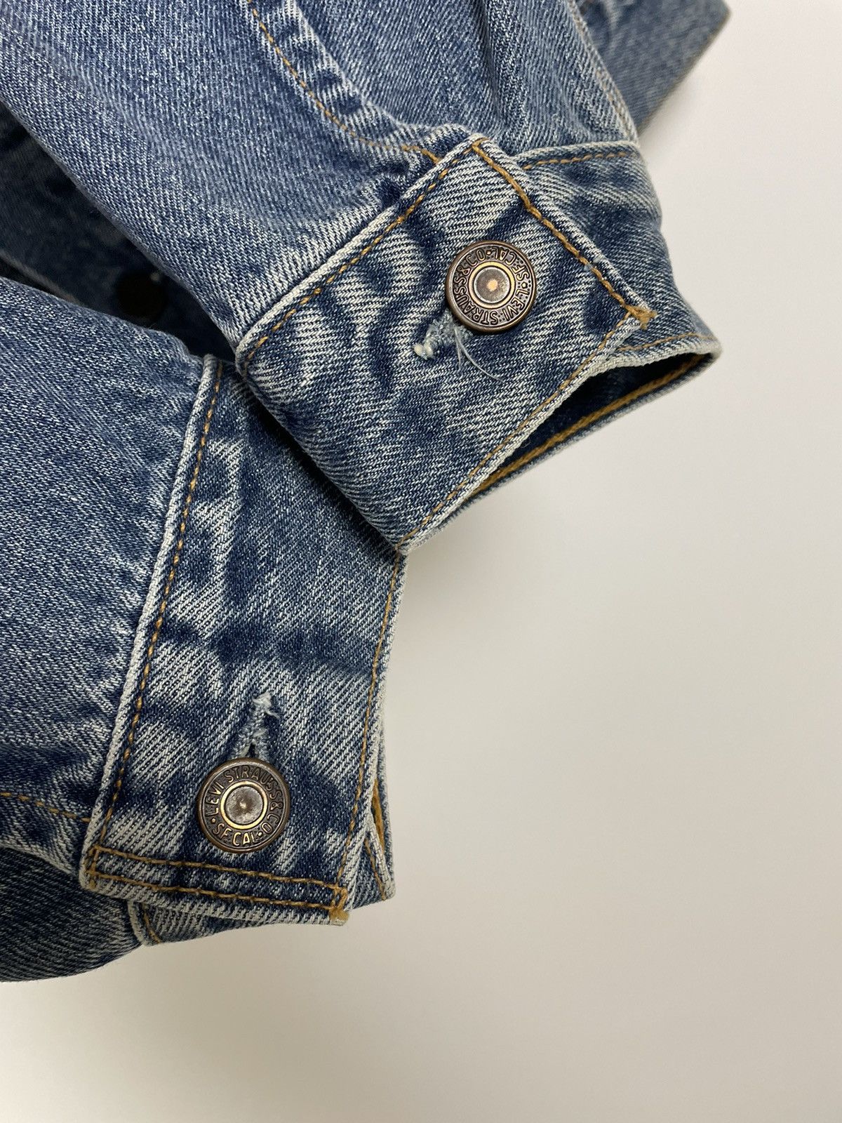 Levi's 1990's Vintage Levi's 70503 Denim Jacket Size US M / EU 48-50 / 2 - 12 Thumbnail
