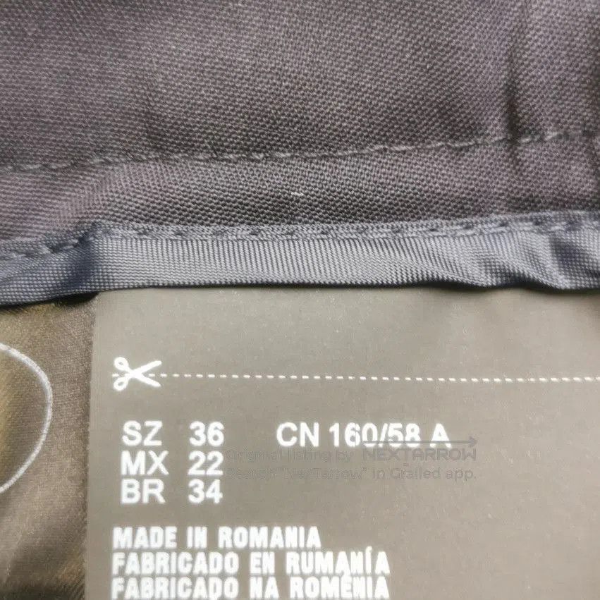 Prada Prada Wool Casual Trousers in Dark Blue . Size 35" - 7 Thumbnail