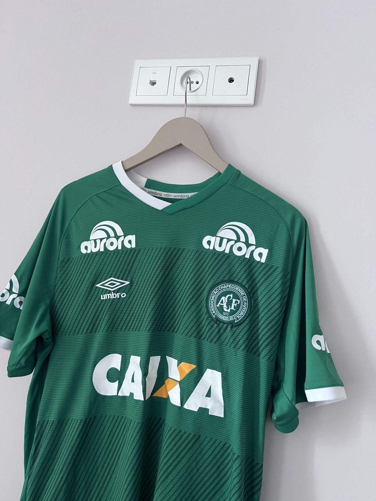 Umbro VERY RARE Chapecoense 2016 Home Football Shirt Jersey XL Size US XL / EU 56 / 4 - 2 Thumbnail