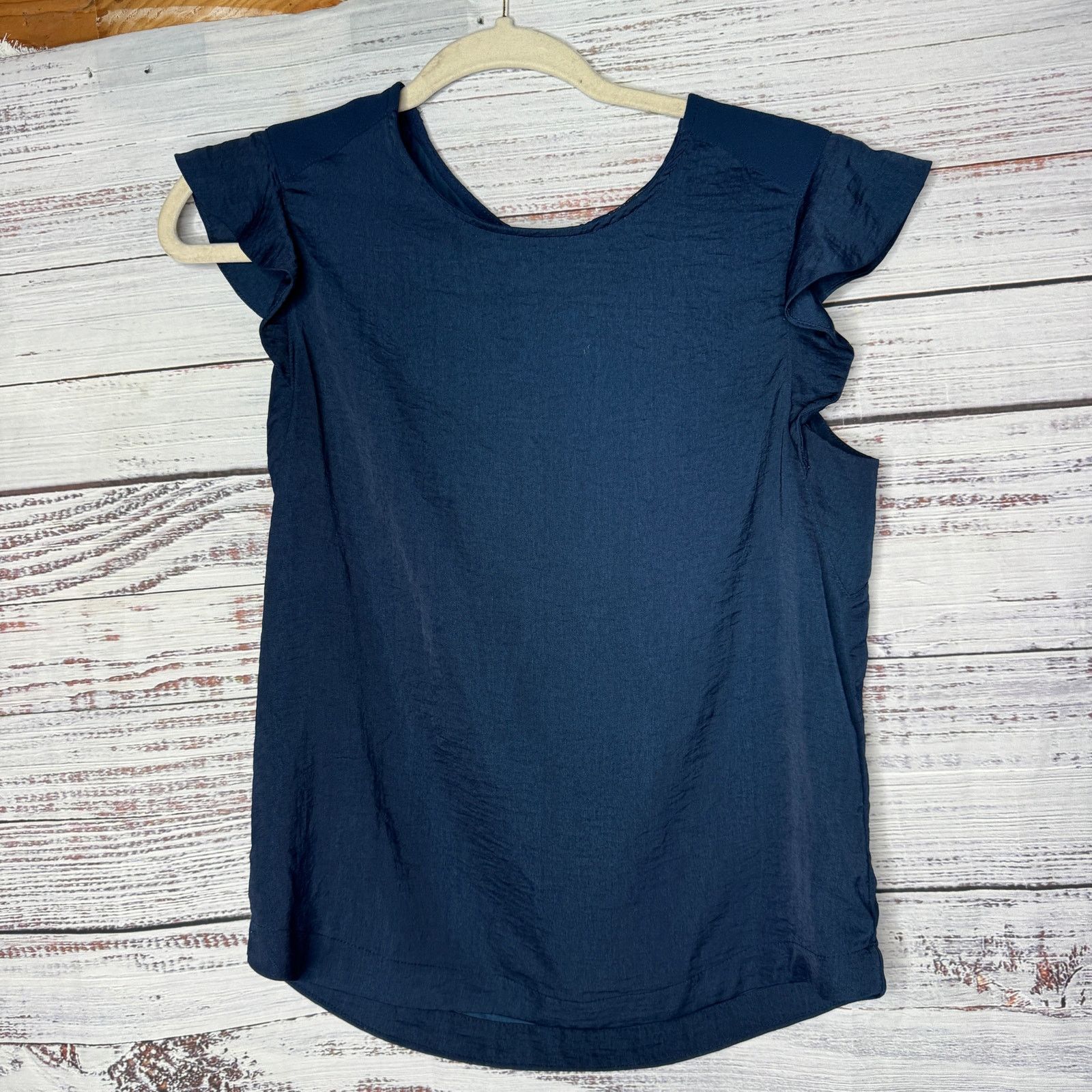 Anthropologie Anthropologie Harlow & Graham Ruffle Sleeve Satin Blouse Sm Size S / US 4 / IT 40 - 1 Thumbnail