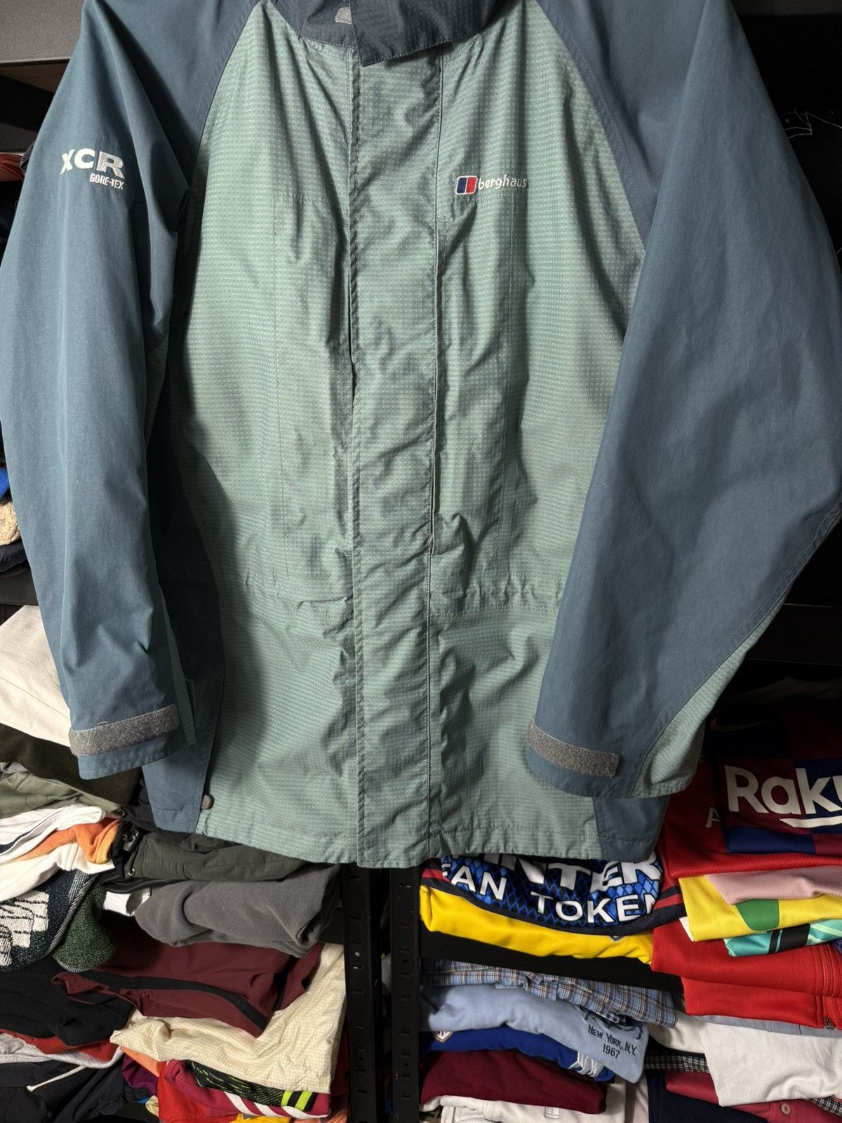 Berghaus Berghaus Gore-Tex XCR Jacket Vintage Hooded Waterproof WMNS Size M / US 6-8 / IT 42-44 - 3 Thumbnail