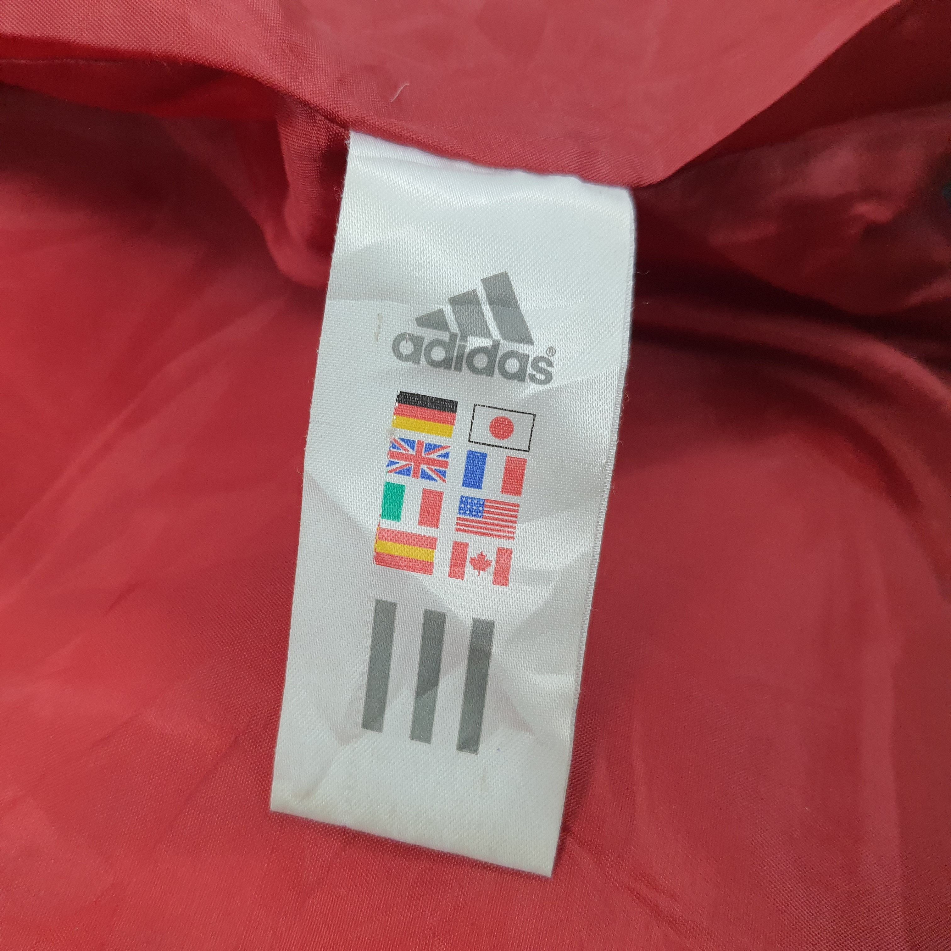 Adidas Vintage Adidas Liverpool F.C Puffer Jacket C262N5 Size US L / EU 52-54 / 3 - 11 Thumbnail