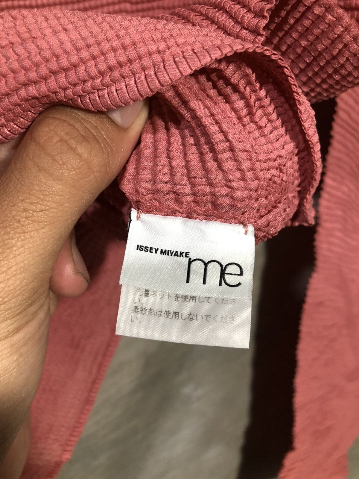 Homme Plisse Issey Miyake × Issey Miyake × Pleats Please Issey Miyake Me Issey Miyake Pleats Tops Size S / US 4 / IT 40 - 6 Thumbnail