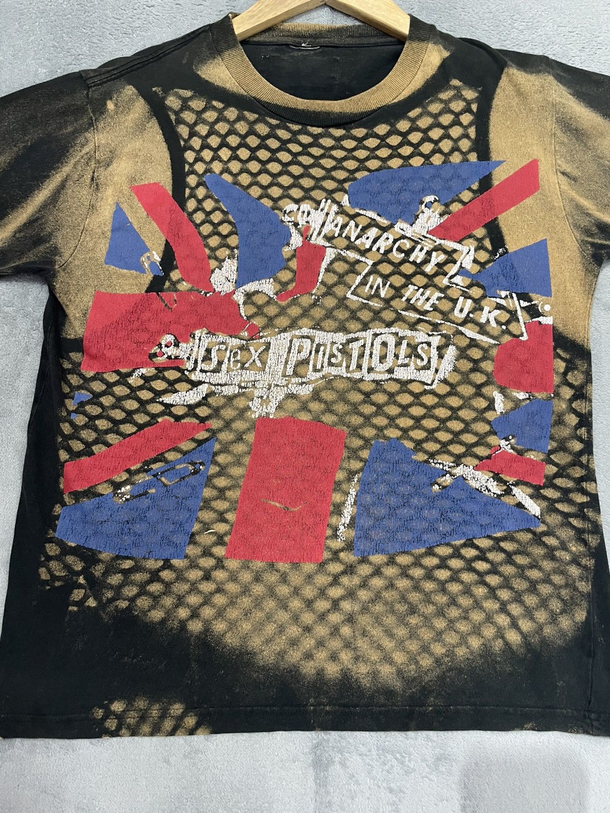 Band Tees SEXY DYNIMATE LONDON SEX PISTOLS TIE DIE TSHIRT Size US S / EU 44-46 / 1 - 3 Thumbnail
