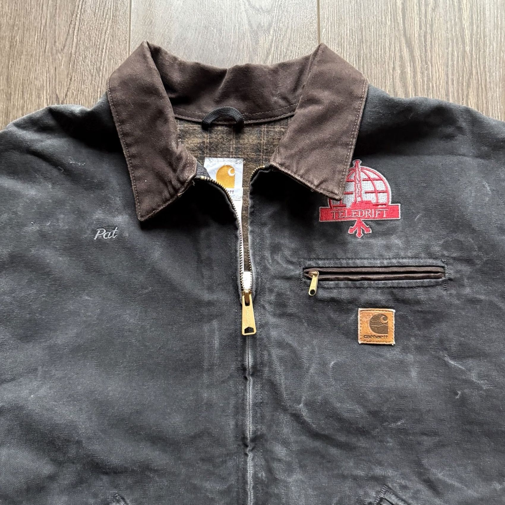 Carhartt VINTAGE Carhartt Jacket 2XL Black Cotton Canvas J97 Lined Polyester Zipper Logo Embroidered Grunge USA 90s Men Overcoat Size US XXL / EU 58 / 5 - 4 Thumbnail