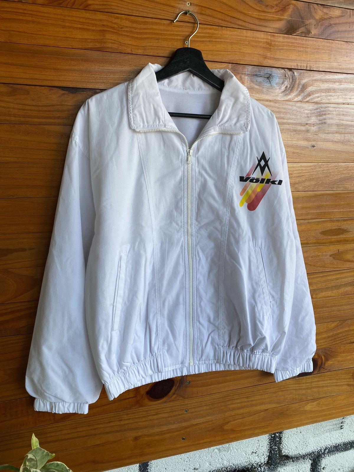 Vintage Vintage Völkl White Zip-Up Jacket | Retro Ski Windbreaker Size US L / EU 52-54 / 3 - 5 Thumbnail