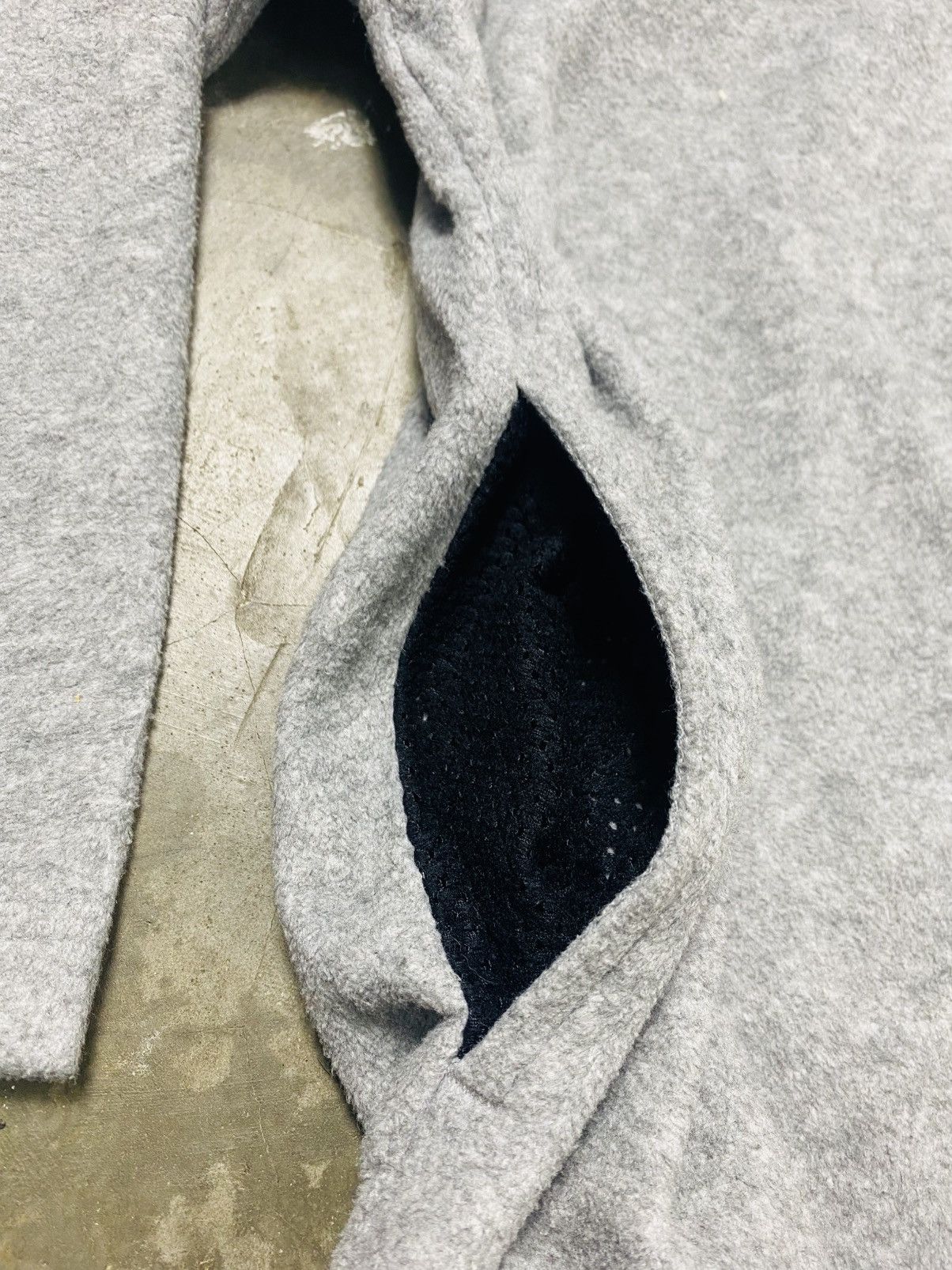 Tommy Hilfiger Vintage 90s Tommy Hilfiger Half Zipper Fleece Sweater Size US L / EU 52-54 / 3 - 8 Thumbnail