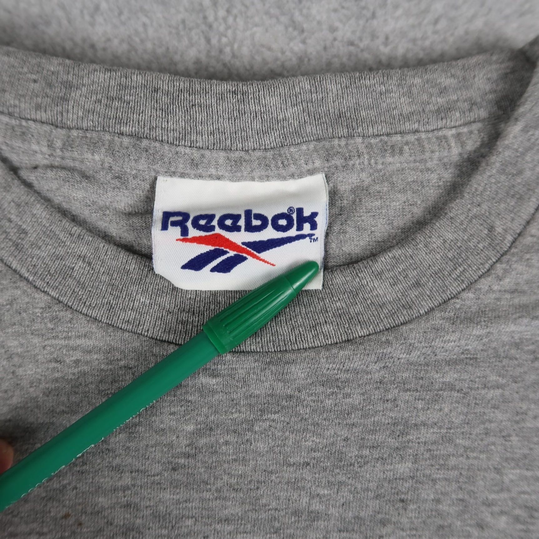 Reebok VINTAGE 90s Reebok Above The Rim Graphic Print T-Shirt Size L Large Gray Mens Size US L / EU 52-54 / 3 - 6 Thumbnail