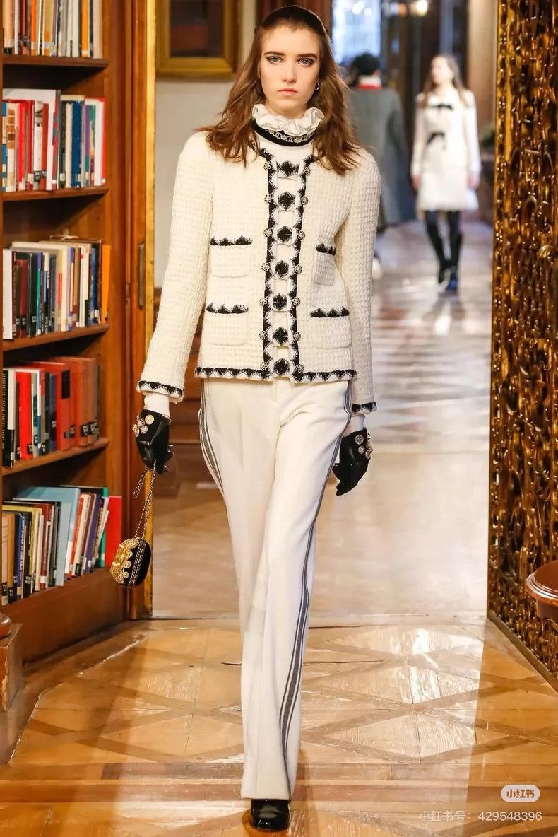 Chanel Chanel 2015 Handicraft Show Salzburg waffle jacket Size XS / US 0-2 / IT 36-38 - 8 Thumbnail