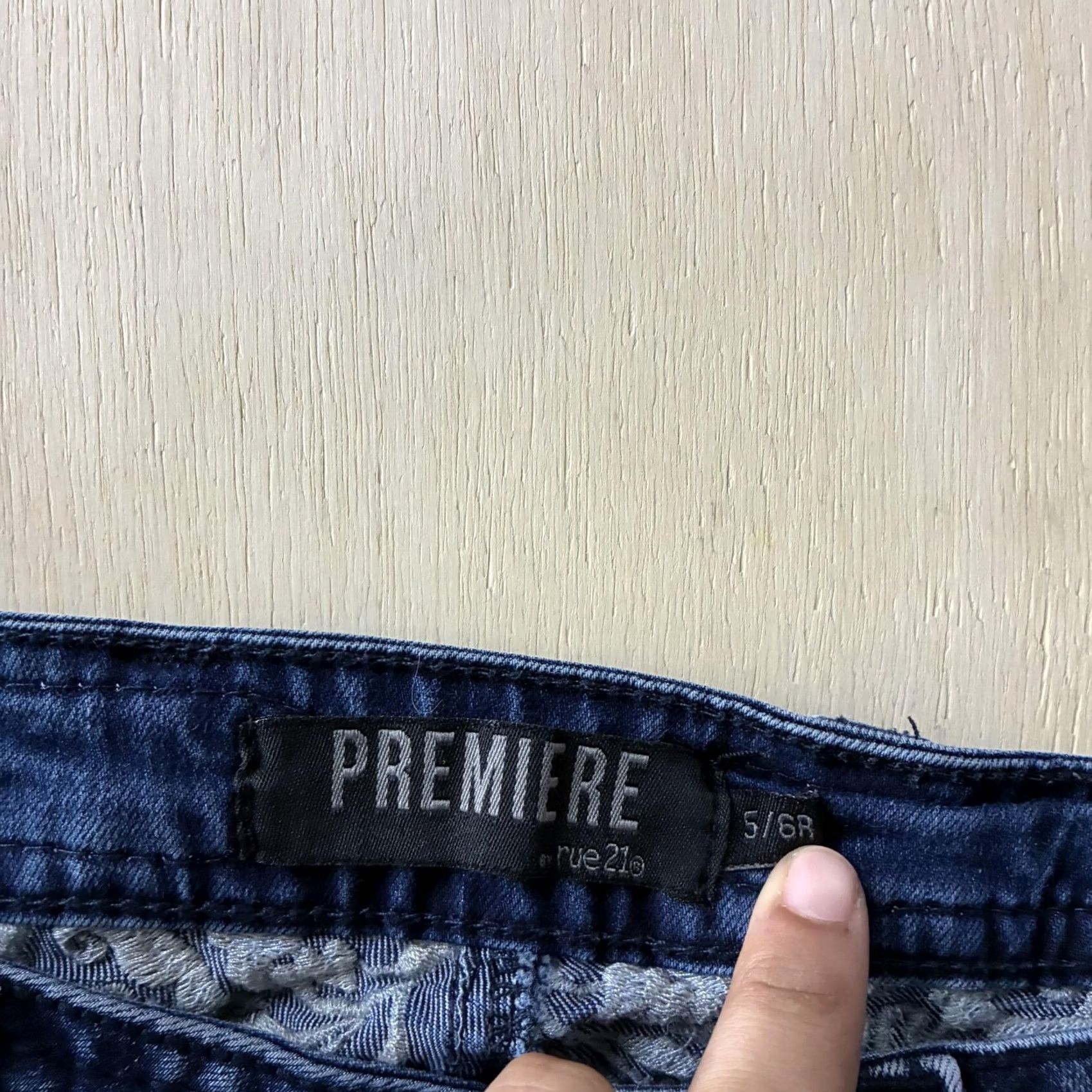 Vintage VINTAGE rue21 Premiere Slim Boot Jeans Womens 5/6 Medium Wash Distressed Stretch Size 27" / US 4 / IT 40 - 2 Thumbnail
