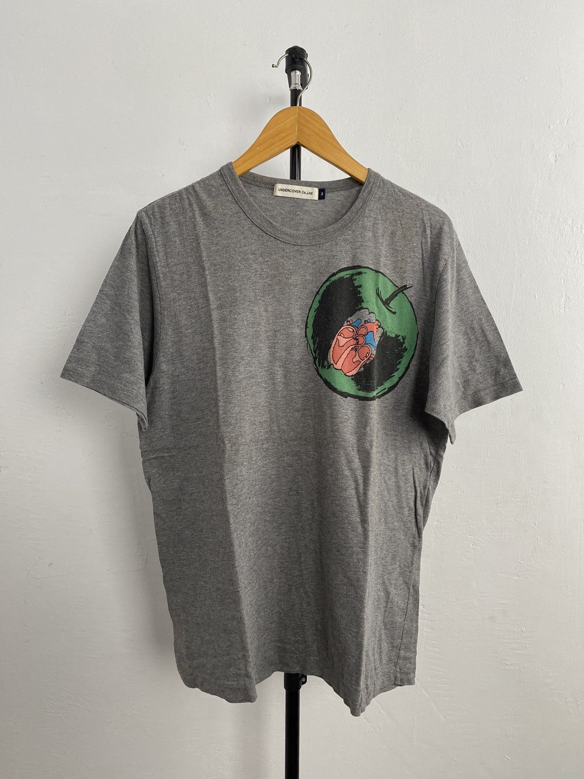 Undercover undercover apple t-shirt Size US L / EU 52-54 / 3 - 1 Thumbnail