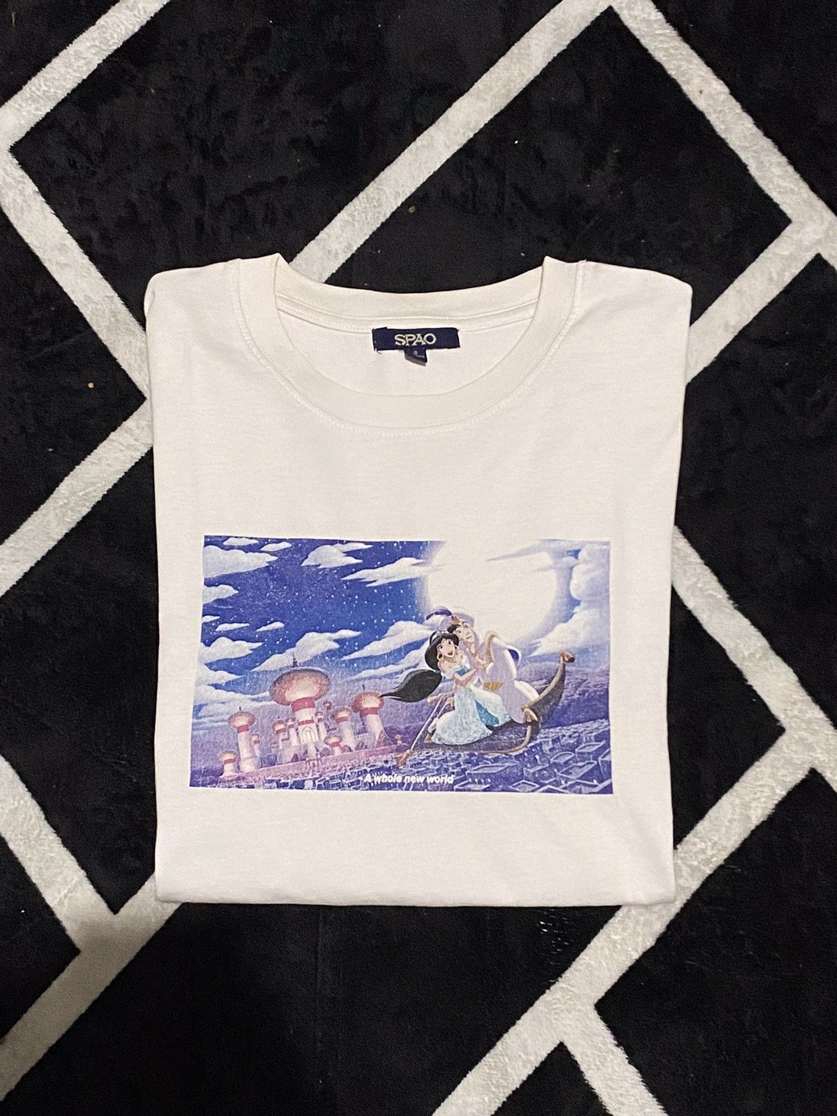 Disney × Japanese Brand Crazy aladdin disney a whole new world graphic tee Size US S / EU 44-46 / 1 - 1 Thumbnail