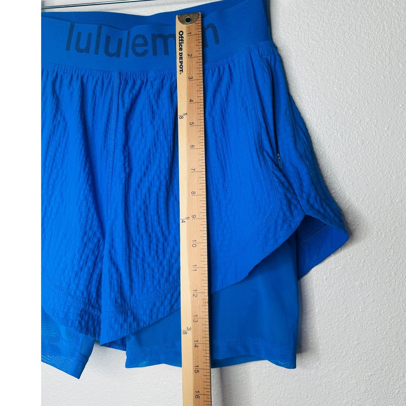 Lululemon Lululemon Blue Crinkle High Rise Short Size 4 Women's Lined Size 27" / US 4 / IT 40 - 14 Thumbnail