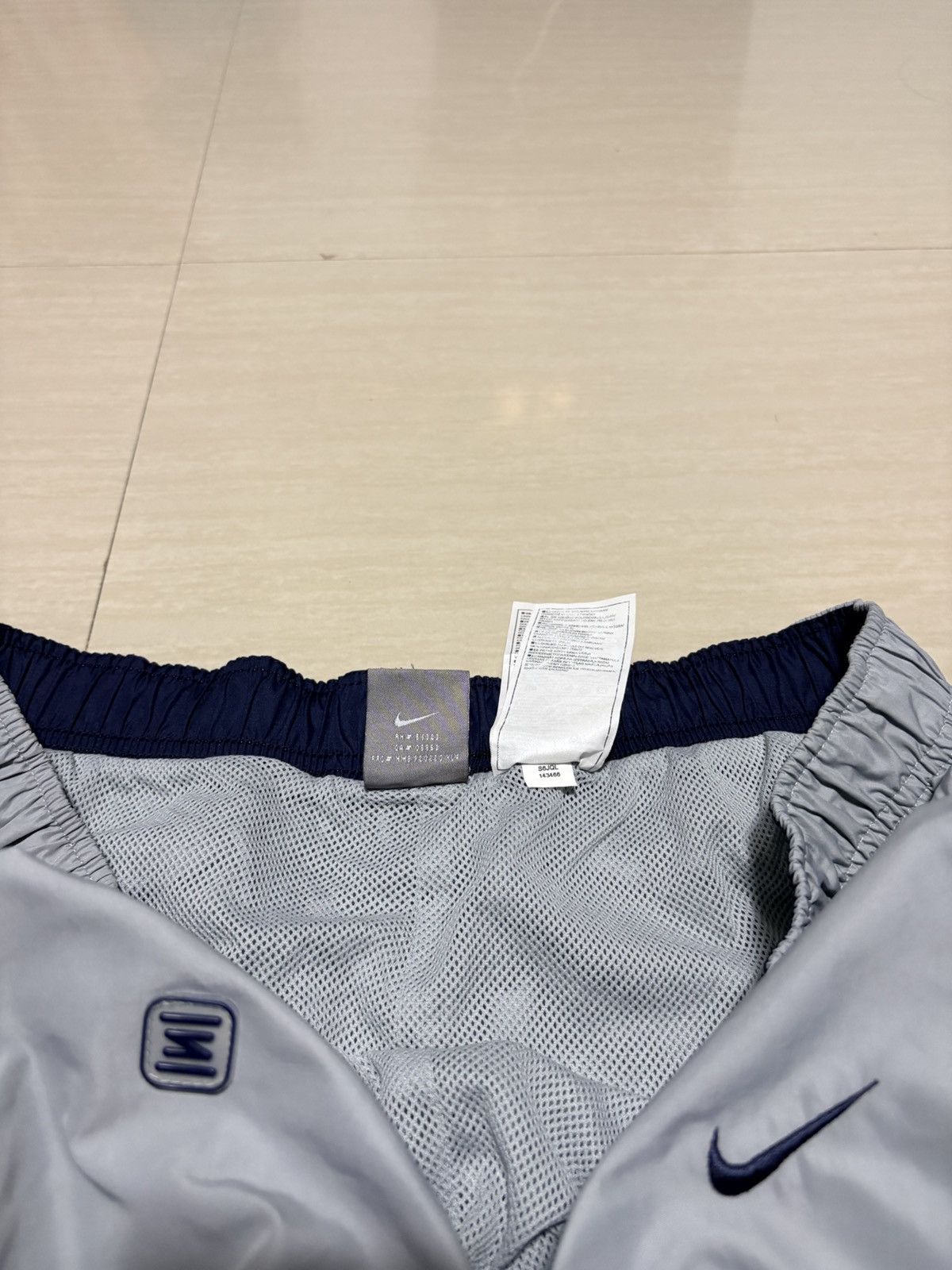 Nike EXTREMELY RARE VINTAGE NIKE SHOX TRACK PANTS🔥 Size US 37 - 16 Thumbnail