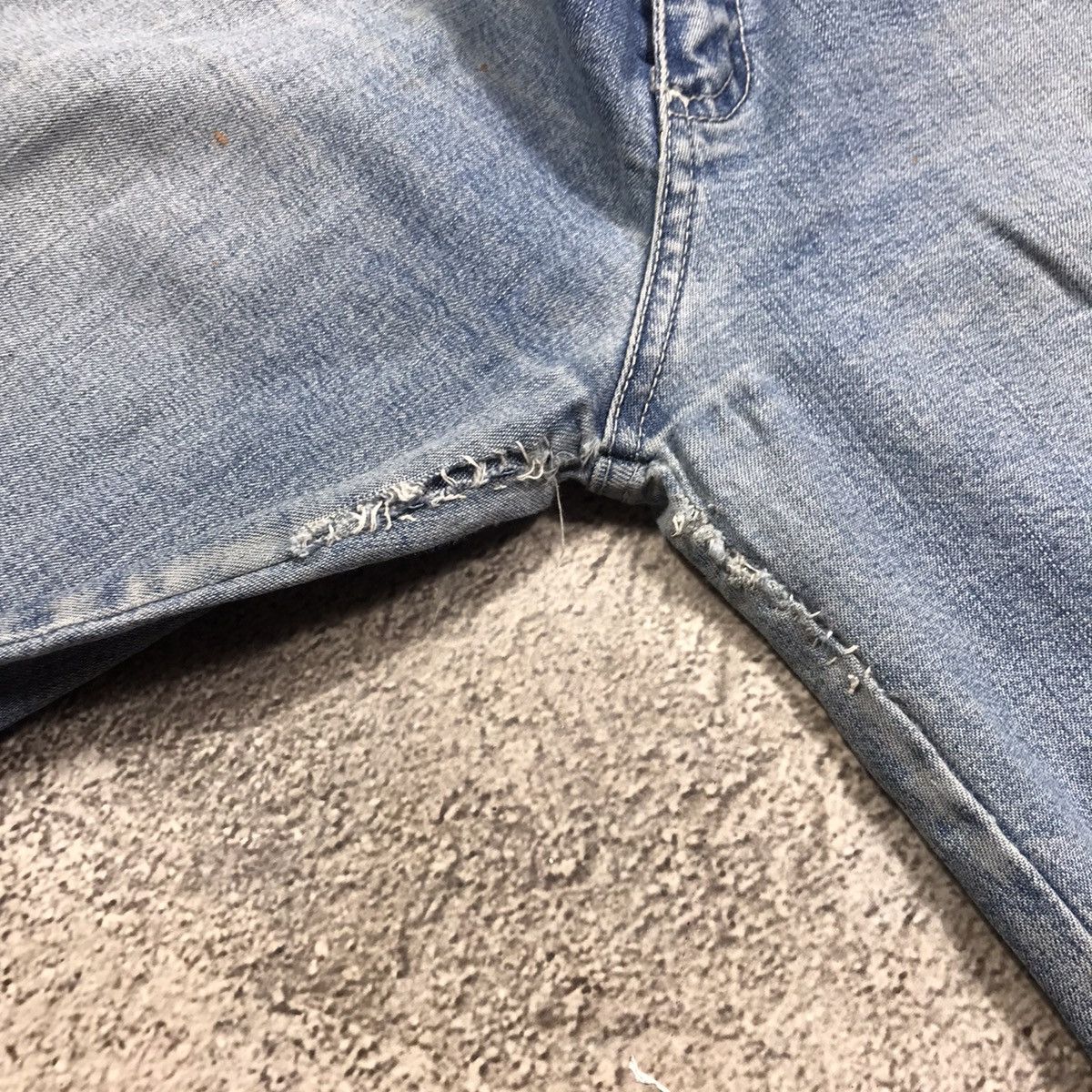 Vintage Vintage Y2K Baggy Distressed Flared Jeans Grunge Logo 24 Size 24" / US 00 / IT 34 - 8 Thumbnail