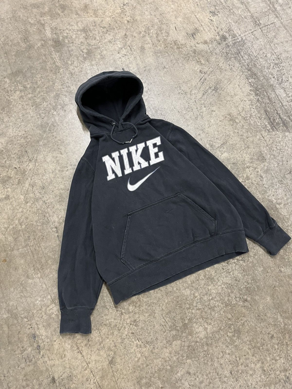 Nike × Vintage Nike center swoosh spell out hoodie skater boxy streetwear Size US L / EU 52-54 / 3 - 3 Thumbnail