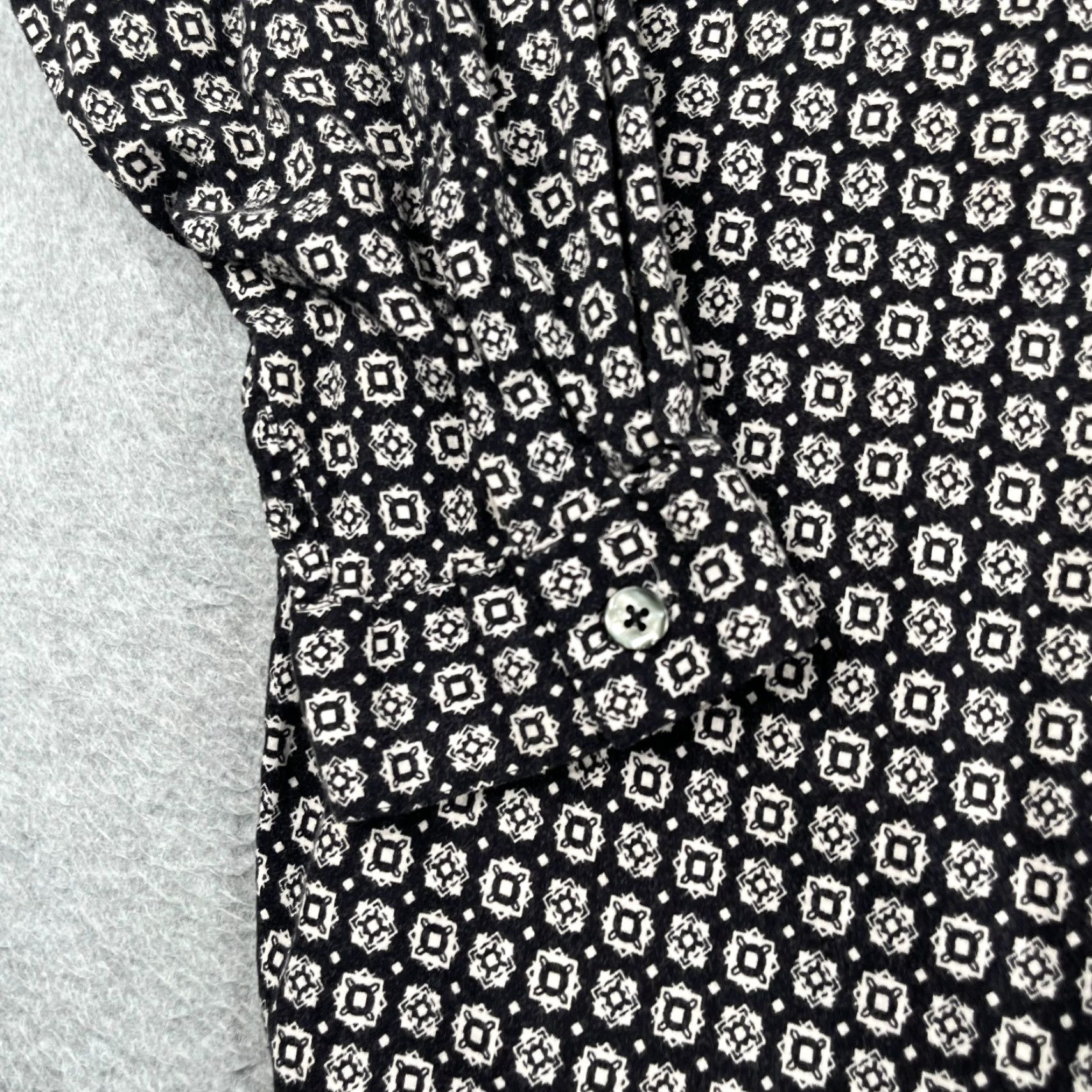 Express Express Campagnie Internationals Shirt XL Black Geometric Long Sleeve Button Up Size US XL / EU 56 / 4 - 2 Thumbnail