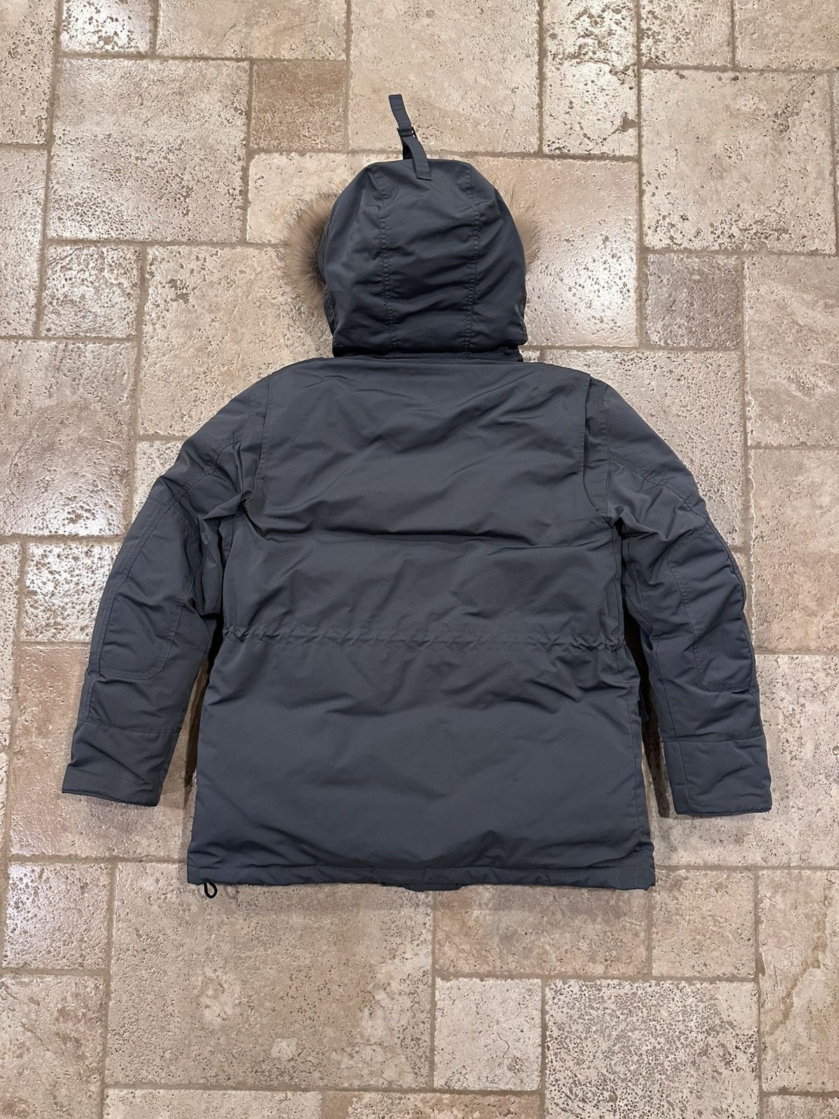 Burberry Burberry Brit Grey Nova Raccoon Fur Hood Down Coat Jacket Size US L / EU 52-54 / 3 - 10 Thumbnail