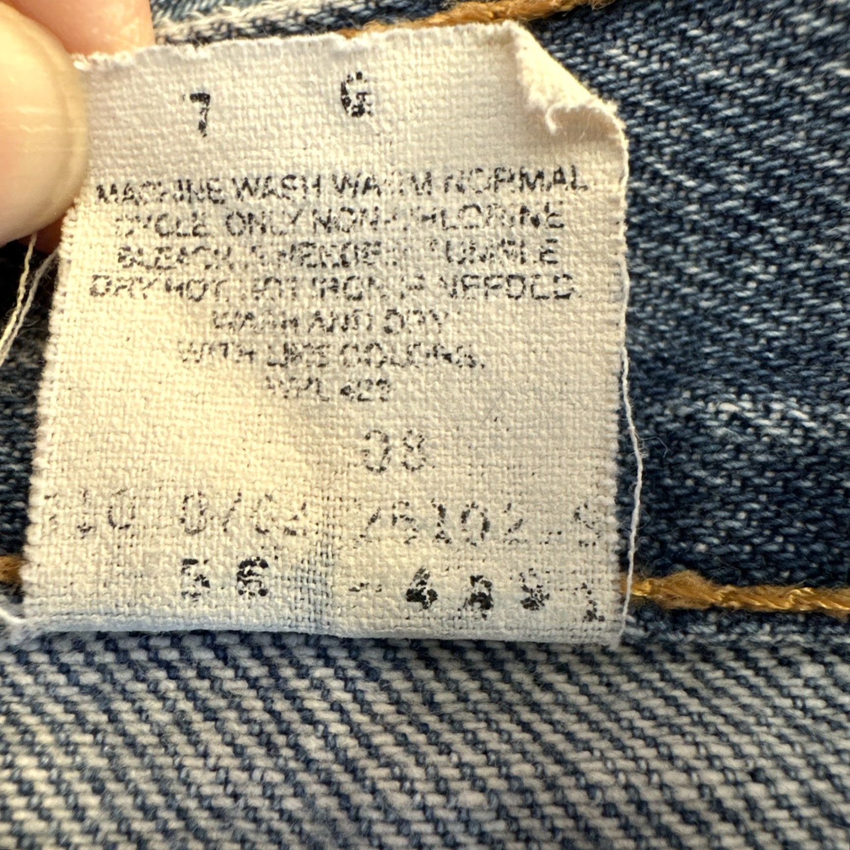 Levi's VINTAGE Levi's 560 Jeans Men's 36x34 Blue Loose Fit Tapered Leg Denim Medium Wash Size US 36 / EU 52 - 8 Thumbnail