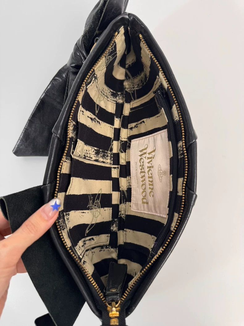 Vivienne Westwood Vivienne Westwood size os A leather bow bag Size ONE SIZE - 7 Thumbnail
