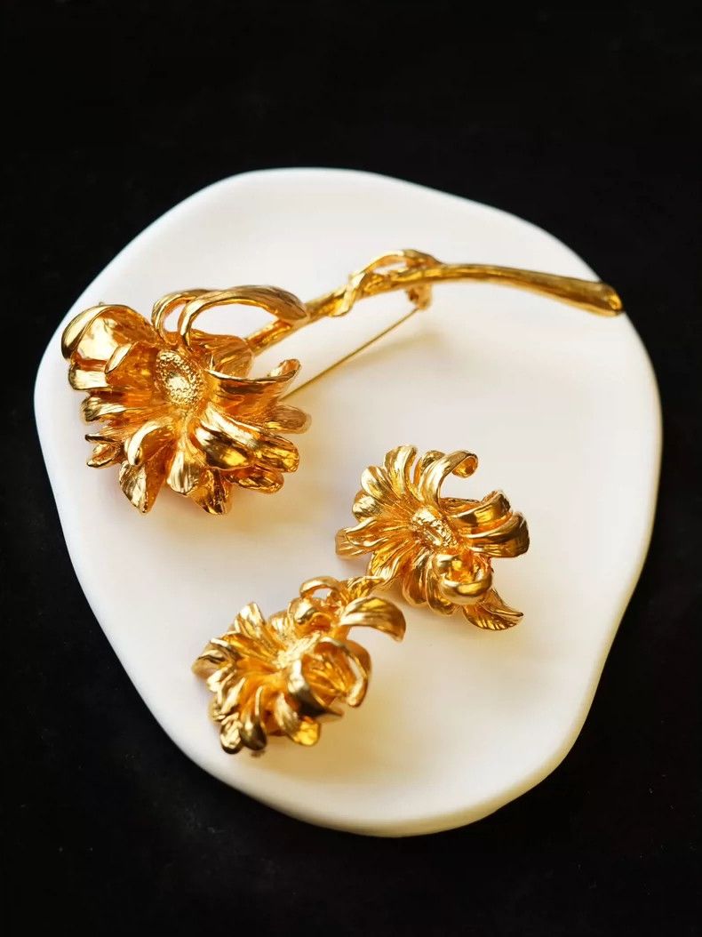 Kenzo KENZO Dark gold brooch ear clip set Size ONE SIZE - 1 Thumbnail