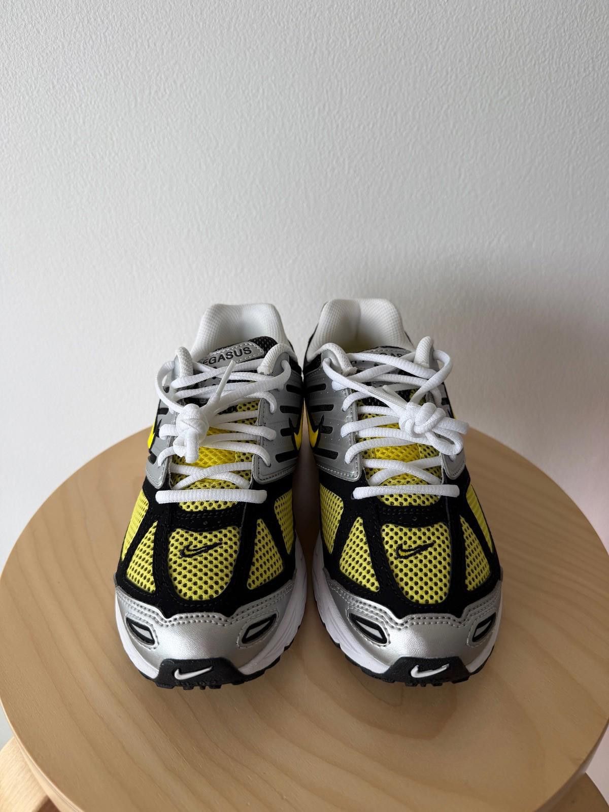 Nike new nike womens w air pegasus 2005 sneakers shoes white 6 36 Size US 6 / IT 36 - 3 Thumbnail